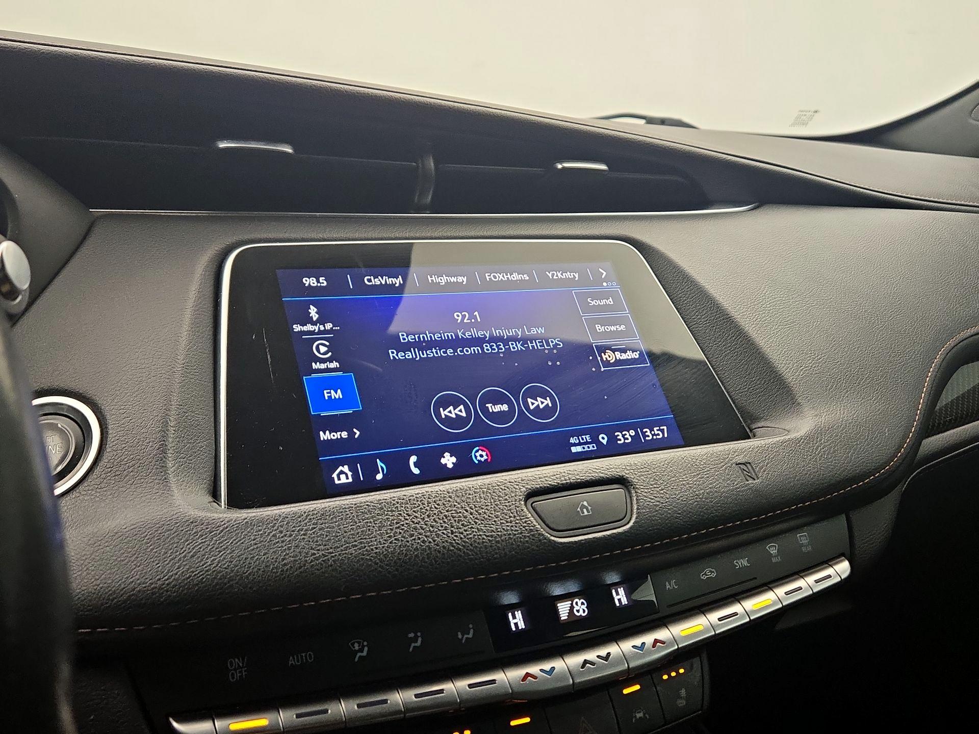 Thumbnail: 2021 Cadillac XT4 - 15