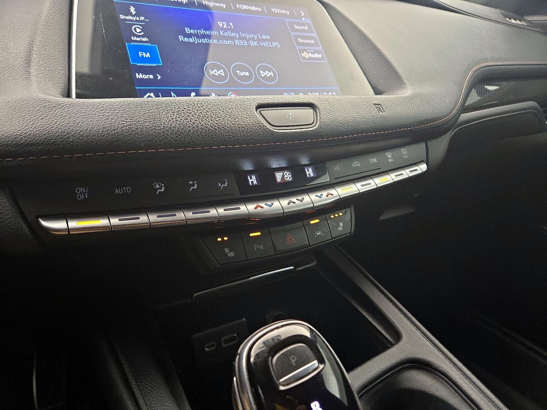 Thumbnail: 2021 Cadillac XT4 - 16