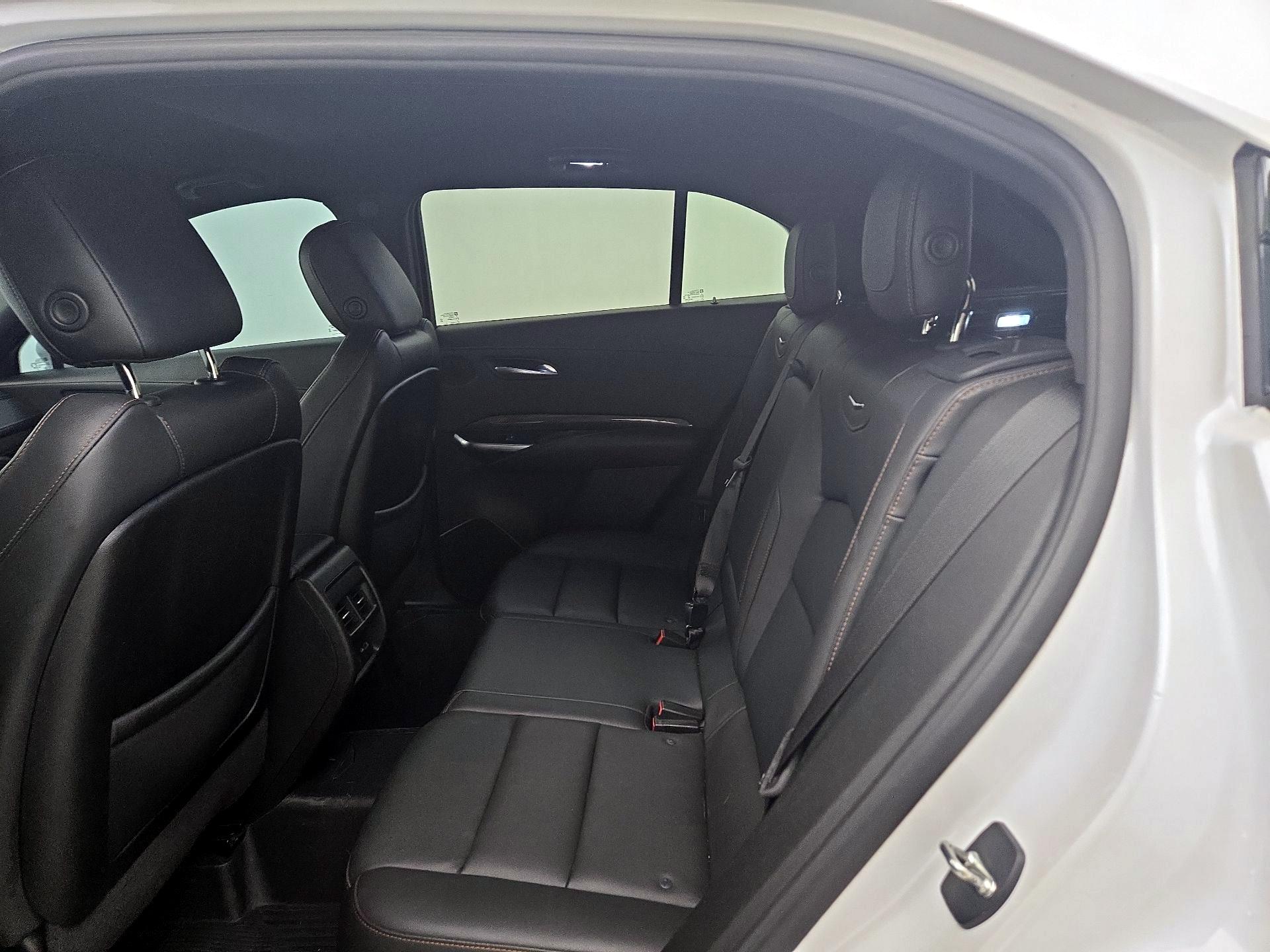 Thumbnail: 2021 Cadillac XT4 - 19