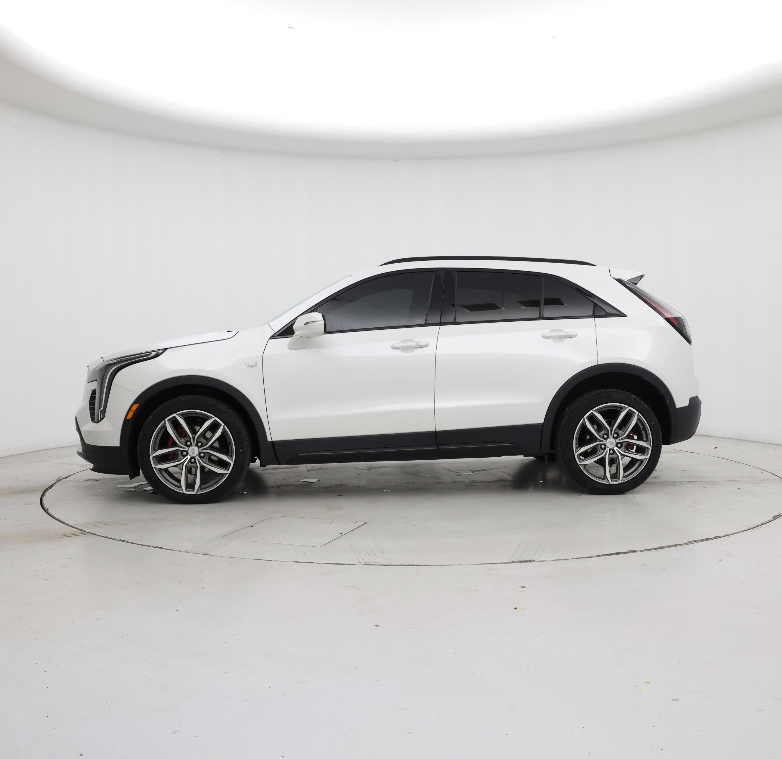 Thumbnail: 2021 Cadillac XT4 - 3