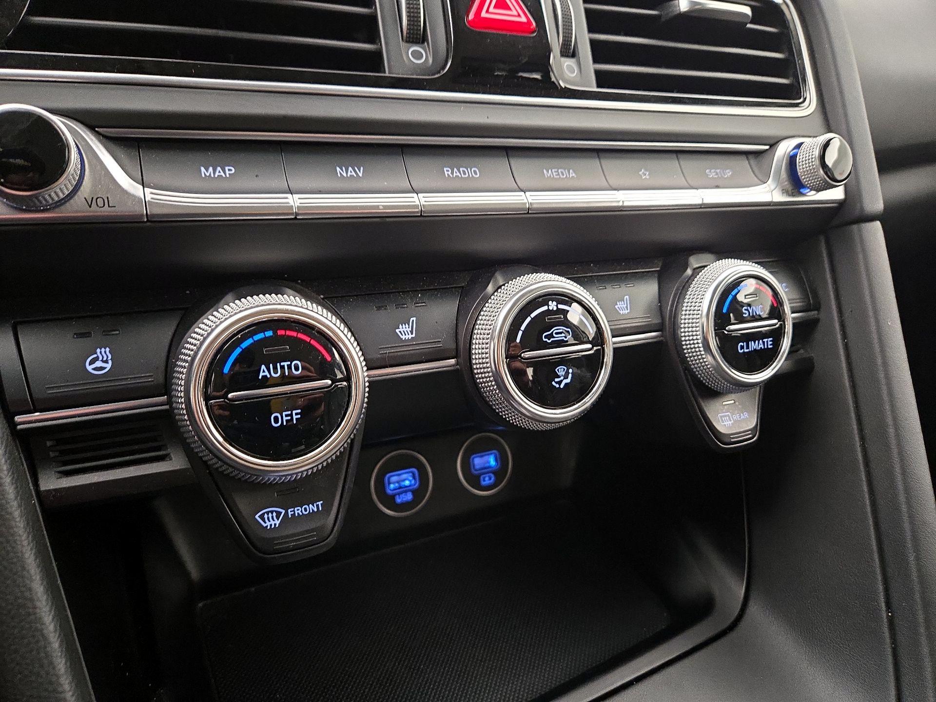 Thumbnail: 2023 Genesis G70 - 17