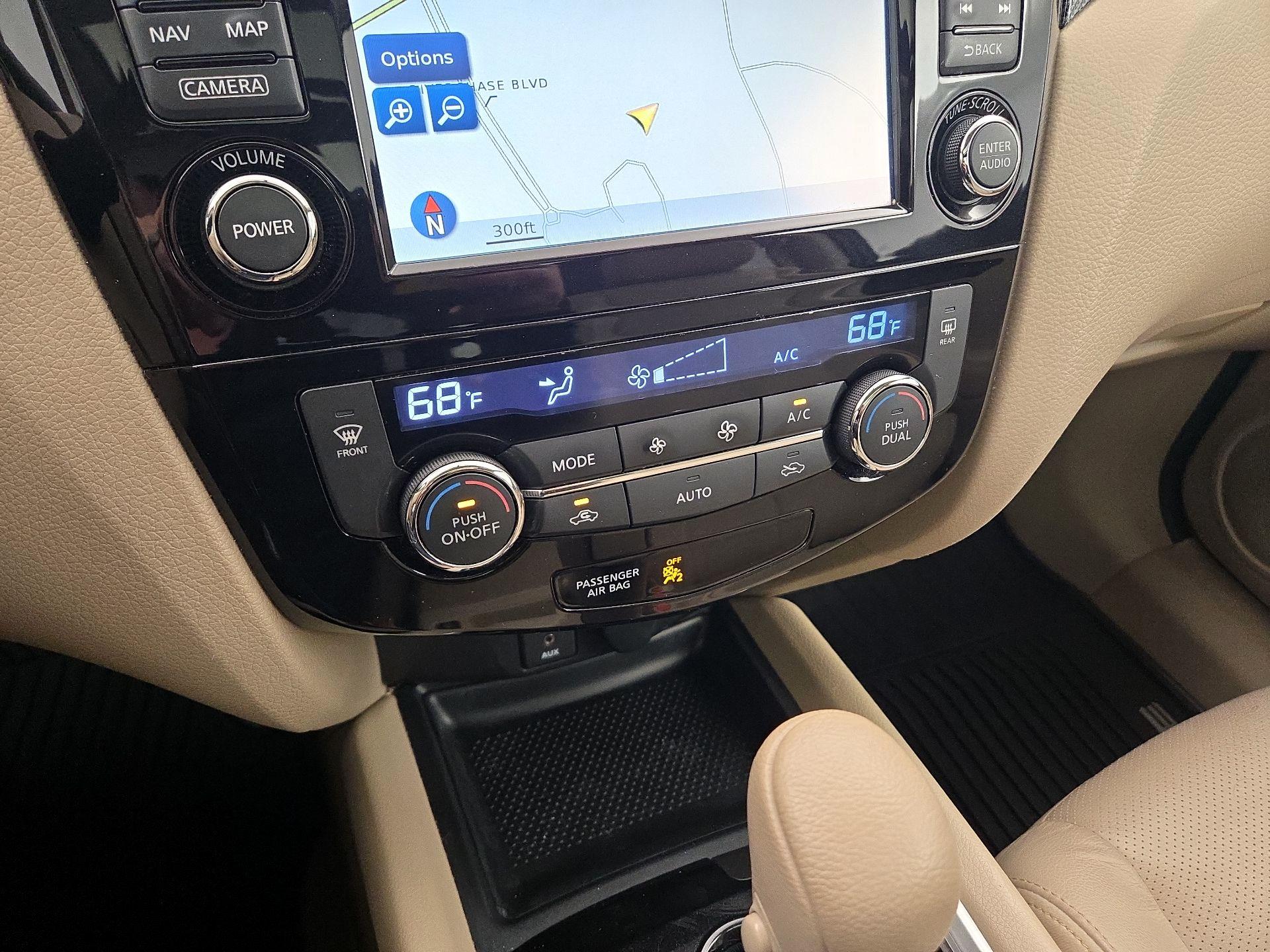 Thumbnail: 2015 Nissan Rogue - 17