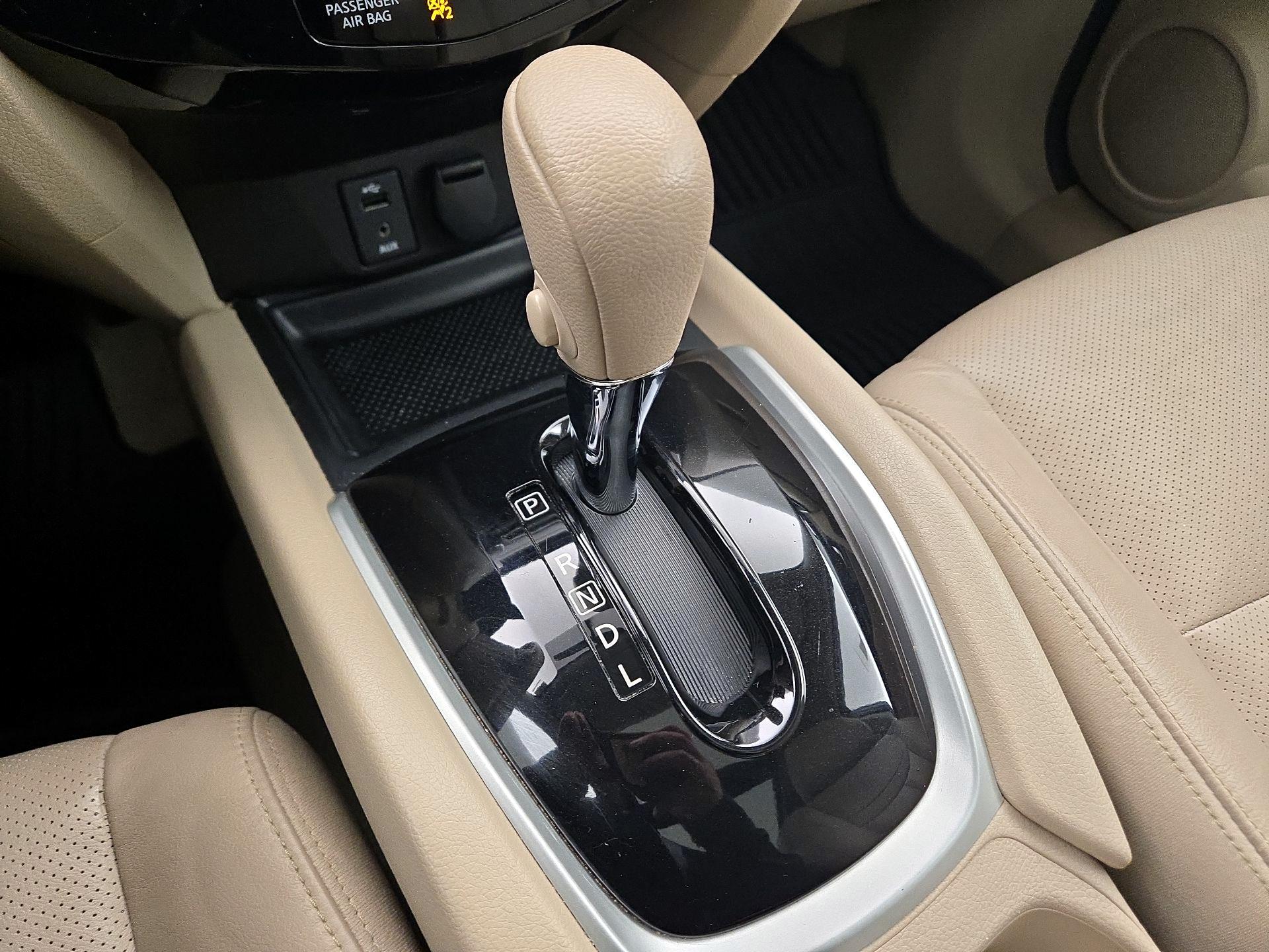 Thumbnail: 2015 Nissan Rogue - 18