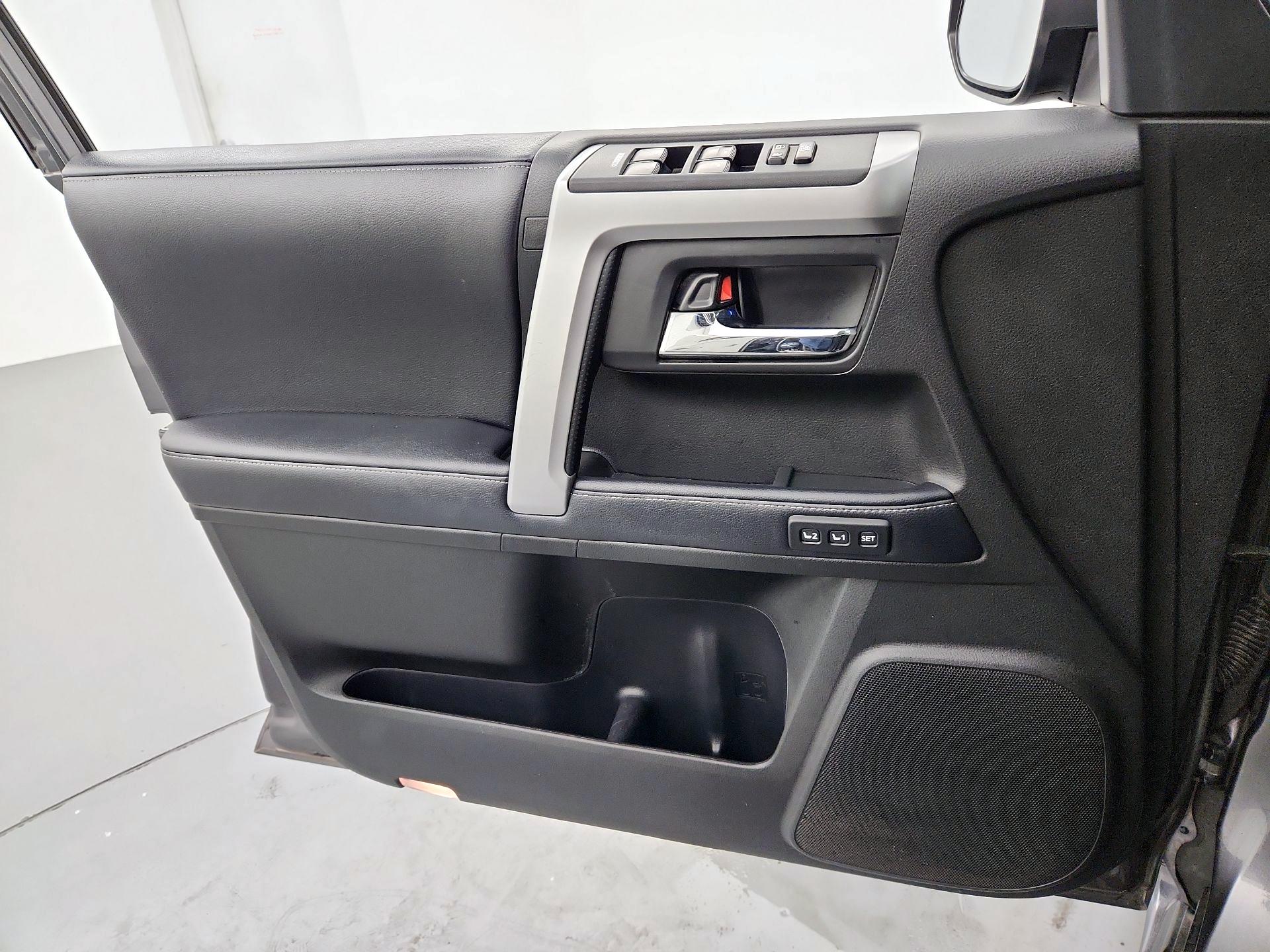 Thumbnail: 2018 Toyota 4Runner - 12