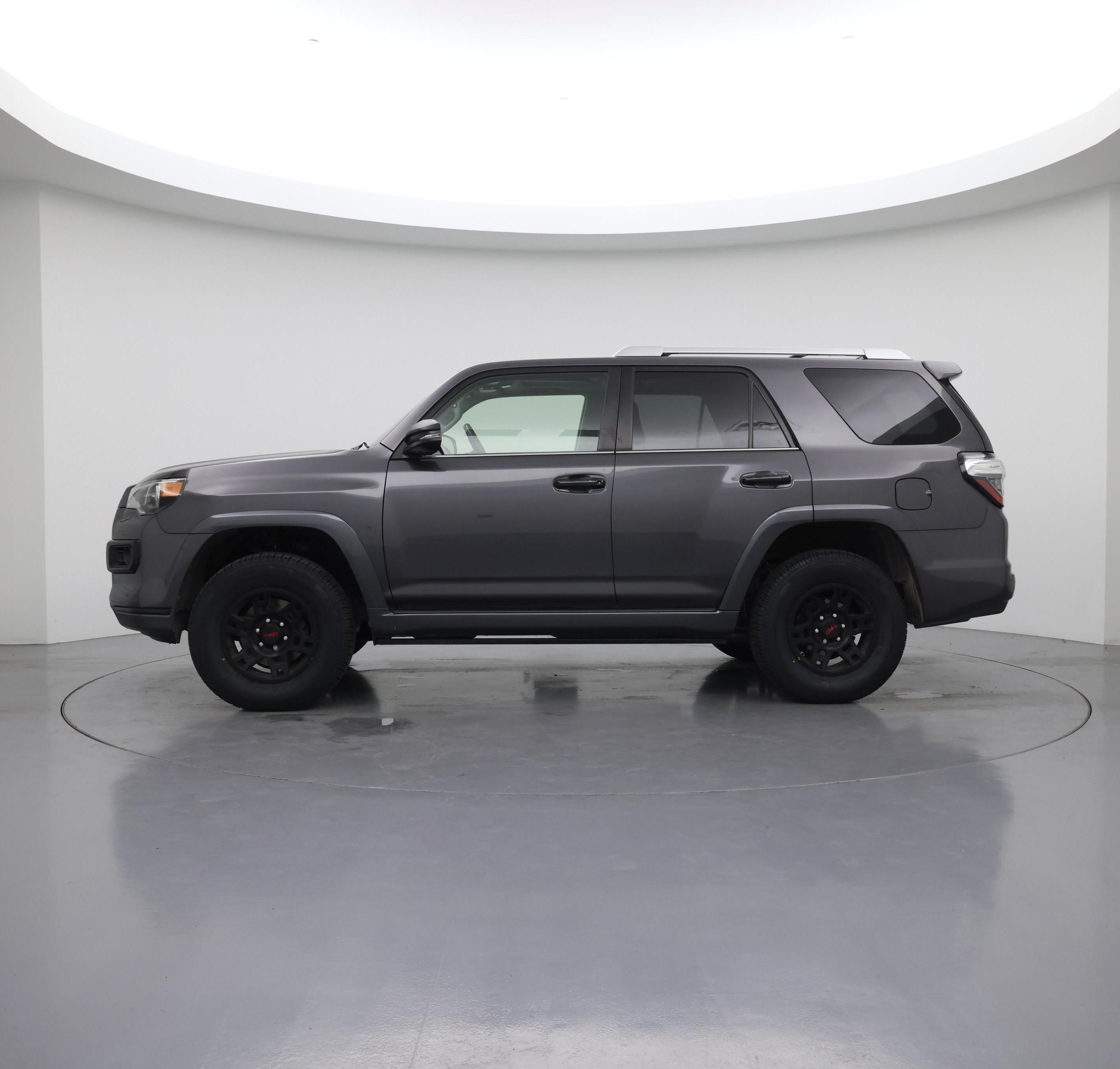 Thumbnail: 2018 Toyota 4Runner - 3