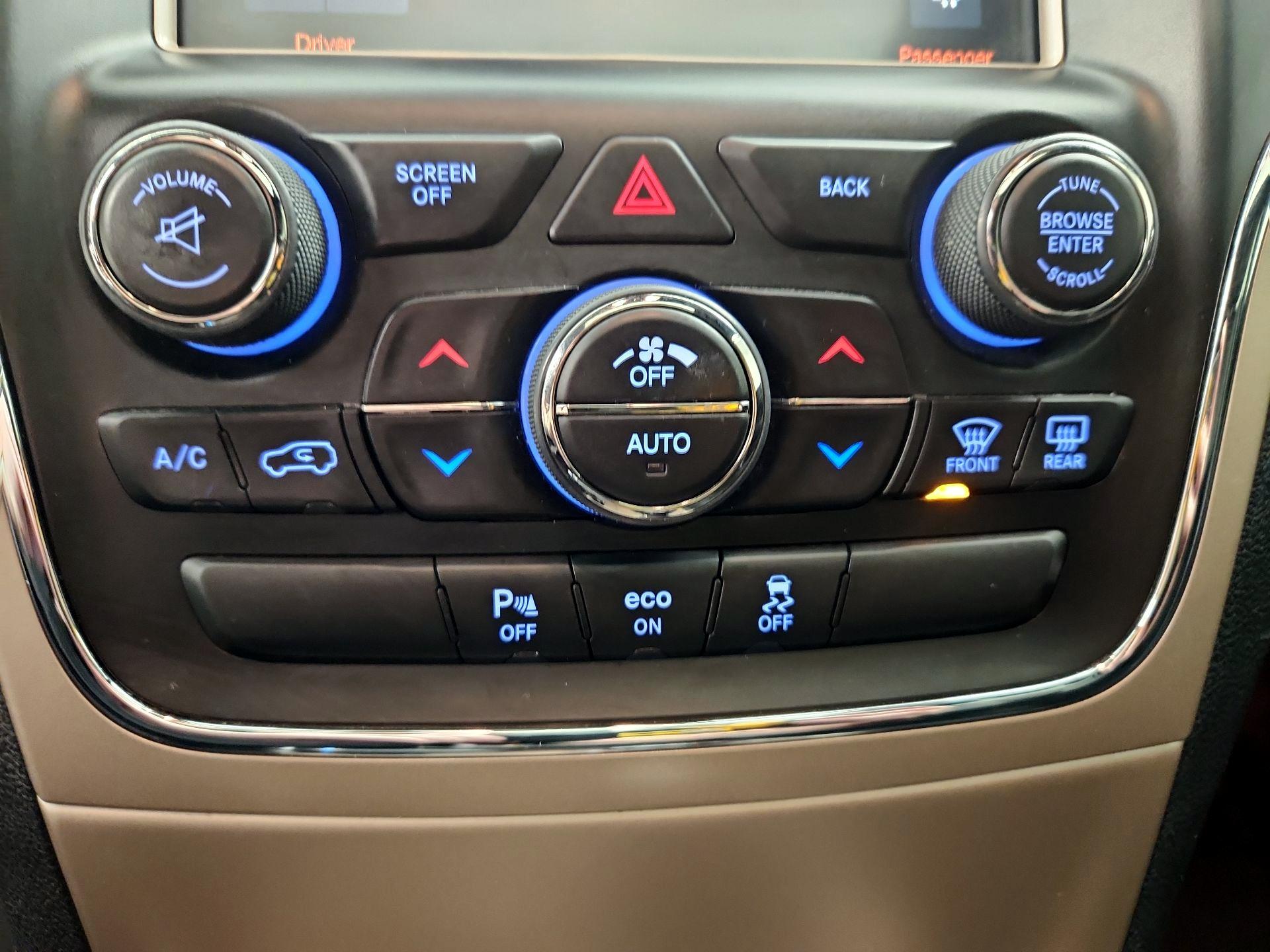 Thumbnail: 2015 Jeep Grand Cherokee - 17