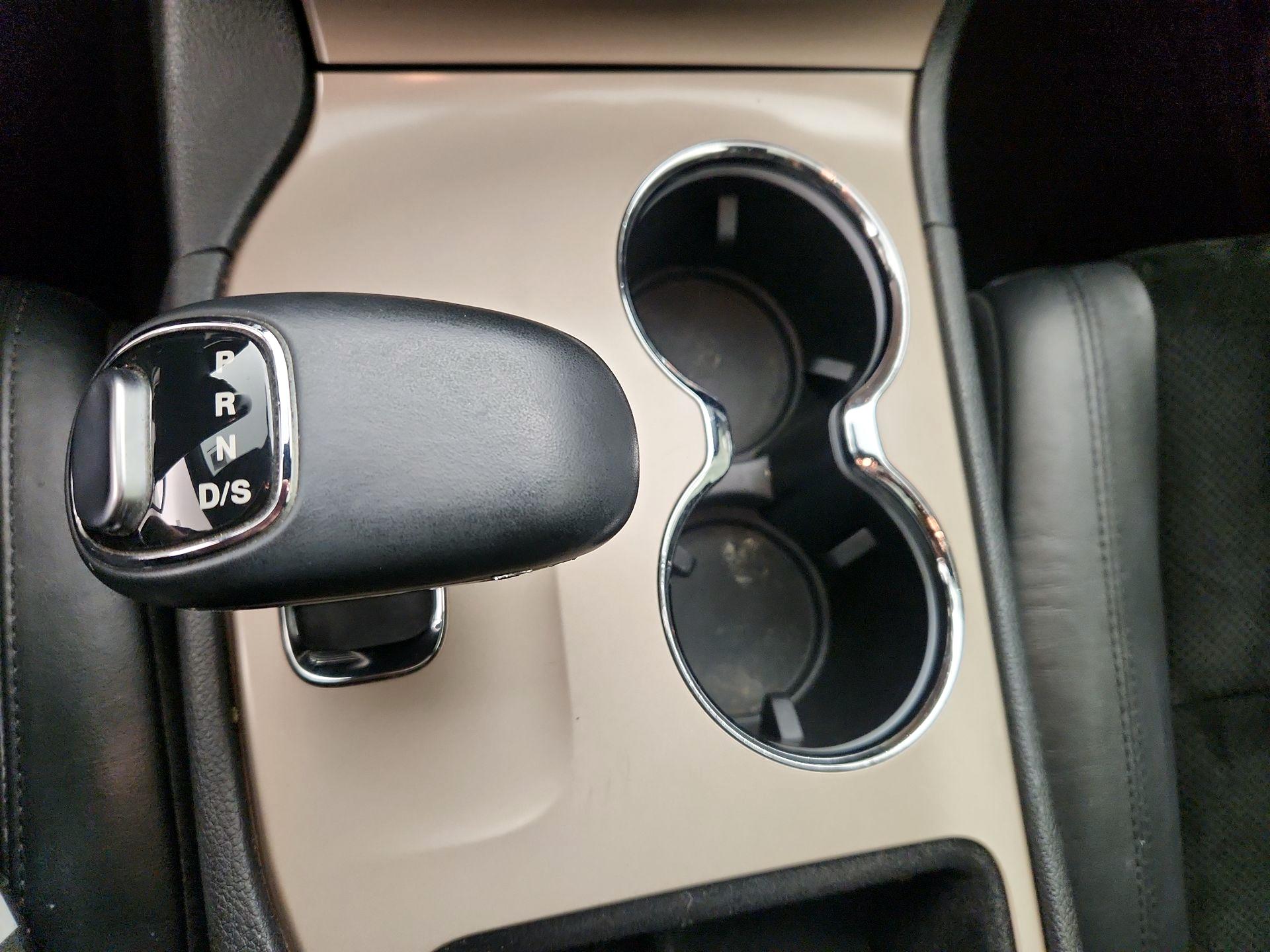 Thumbnail: 2015 Jeep Grand Cherokee - 18