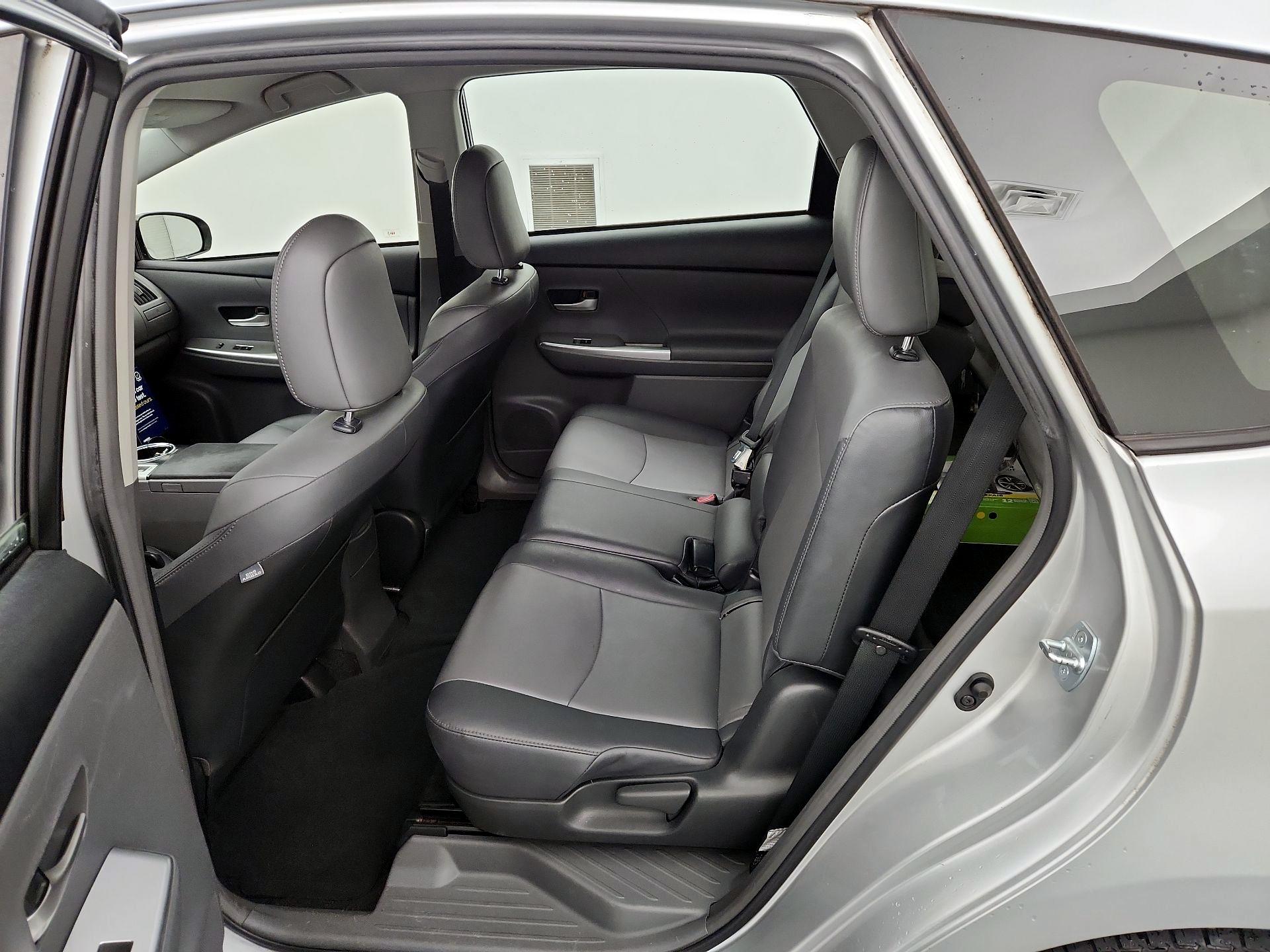 Thumbnail: 2014 Toyota Prius v - 19