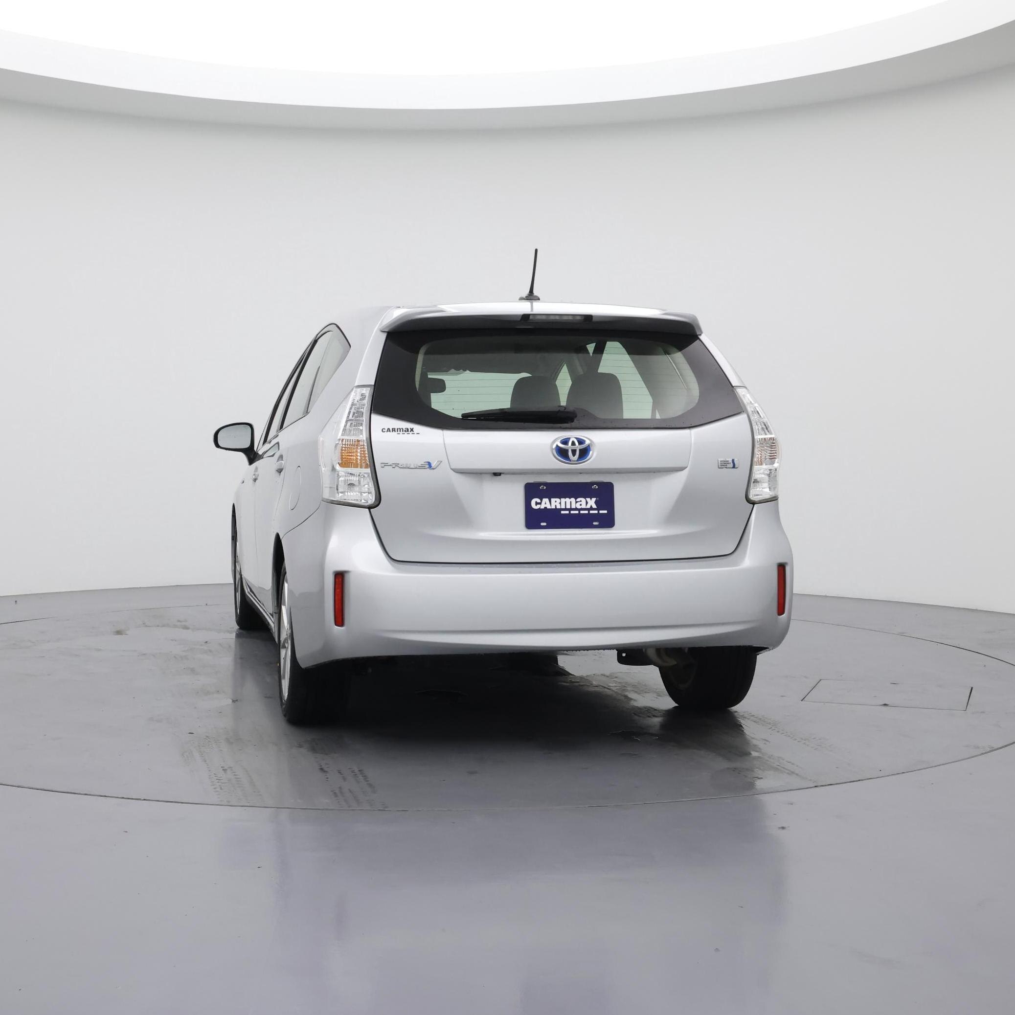 Thumbnail: 2014 Toyota Prius v - 6