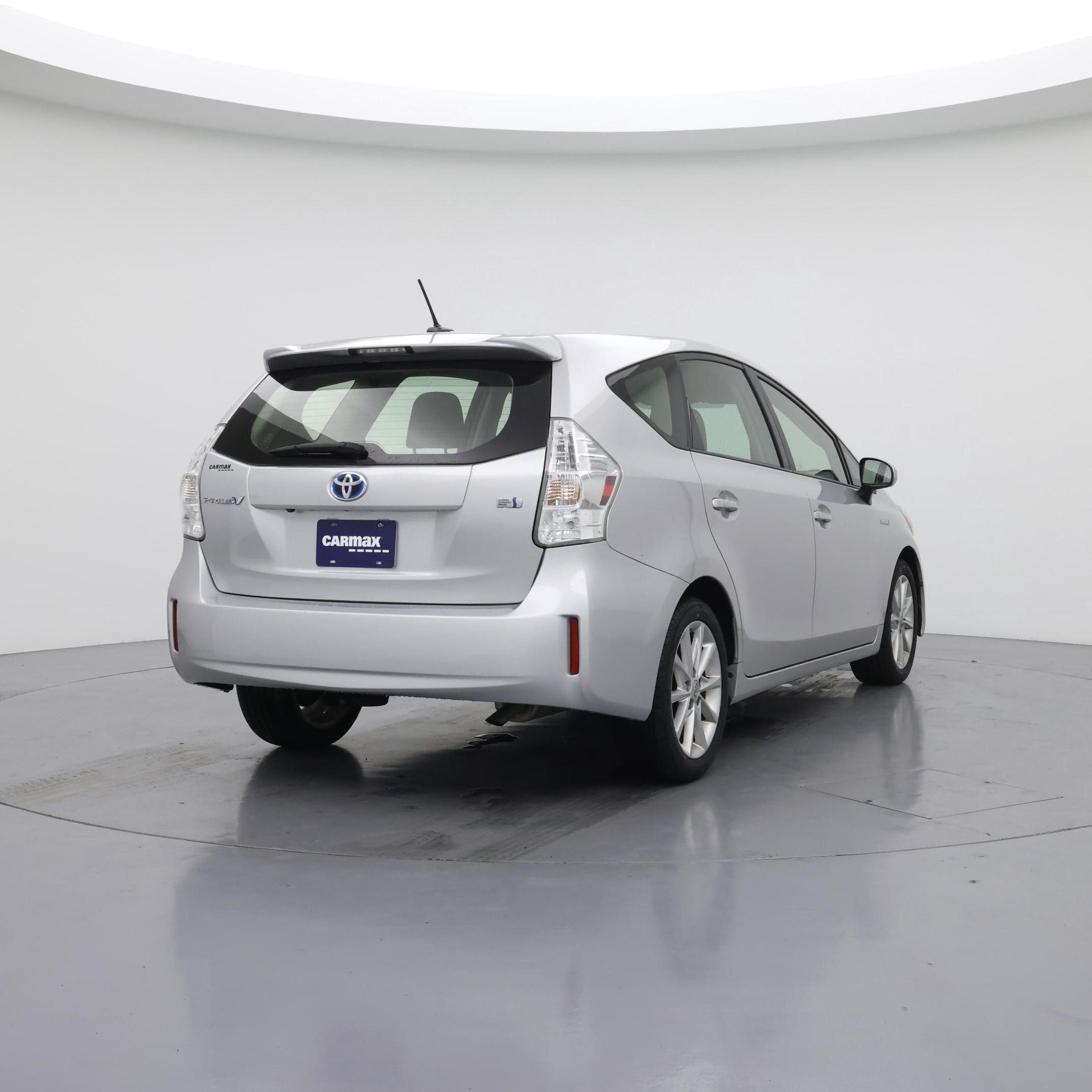 Thumbnail: 2014 Toyota Prius v - 8