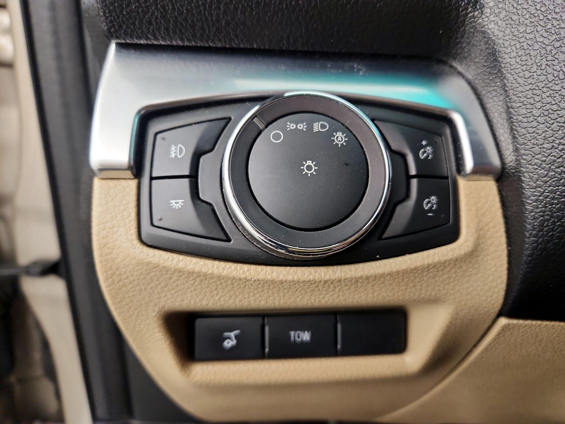 Thumbnail: 2017 Ford Explorer - 13