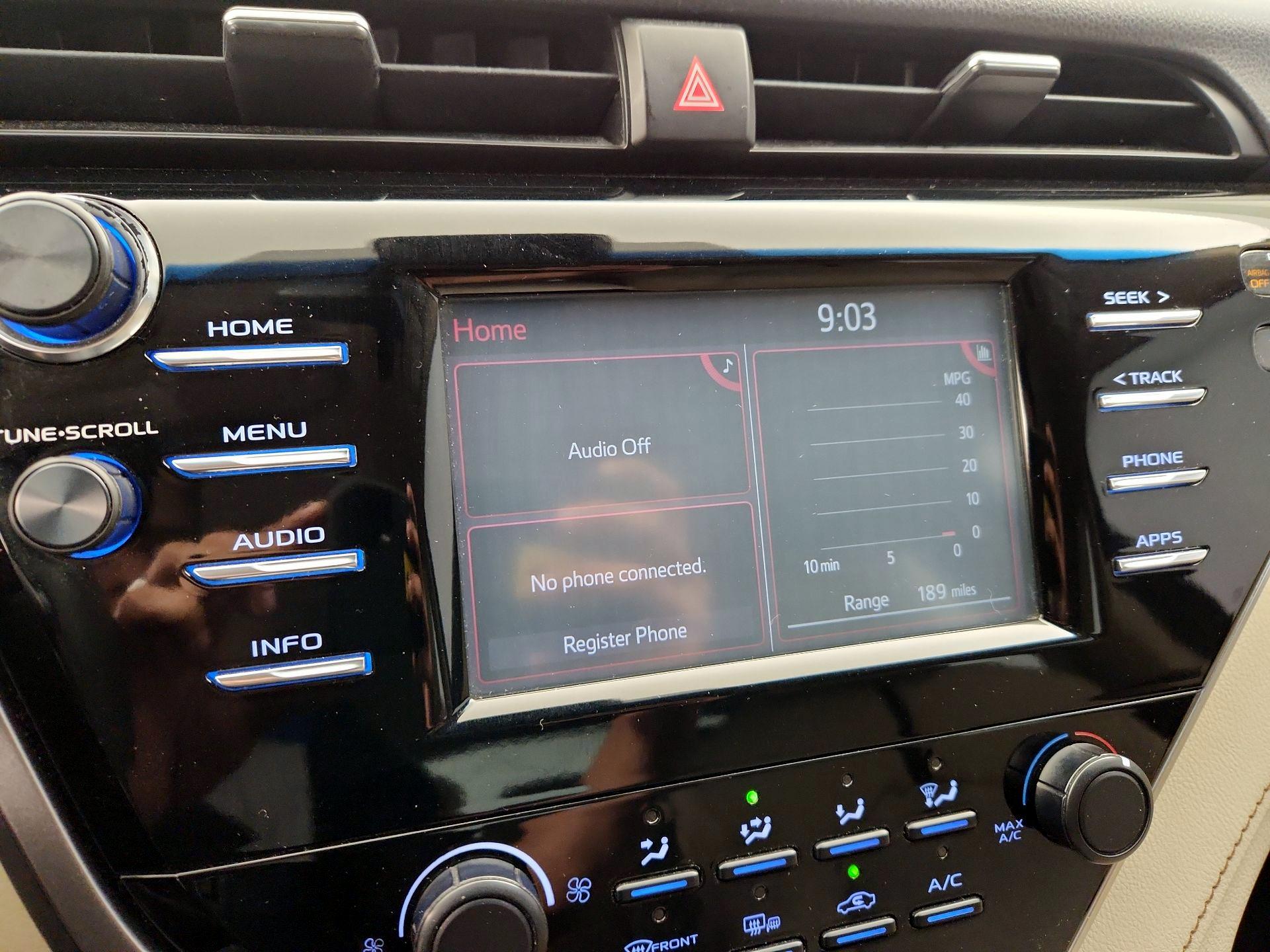 Thumbnail: 2018 Toyota Camry - 15