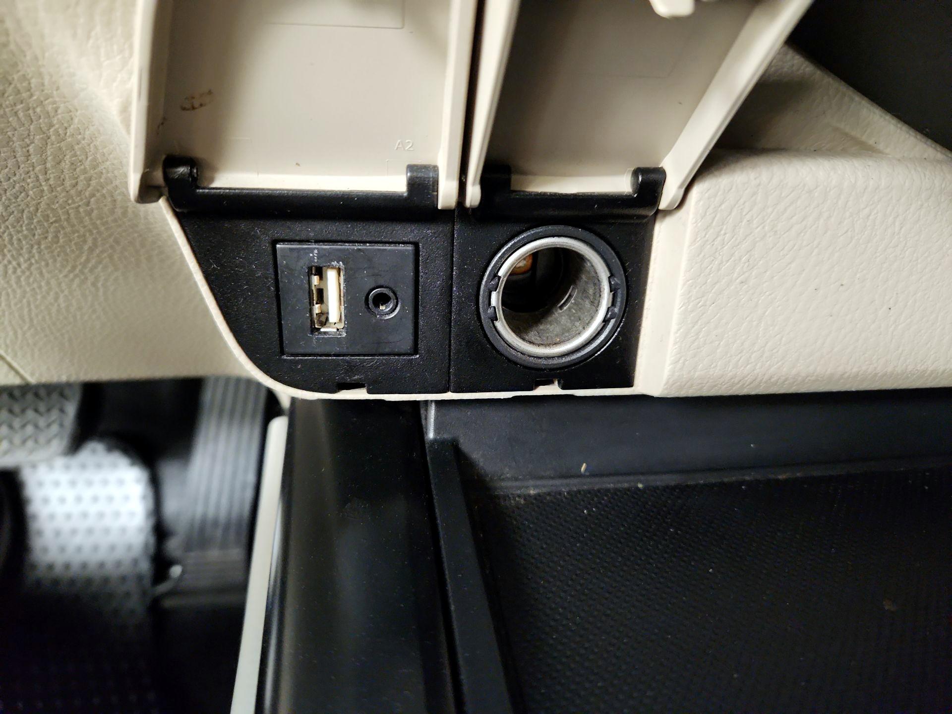 Thumbnail: 2018 Toyota Camry - 18