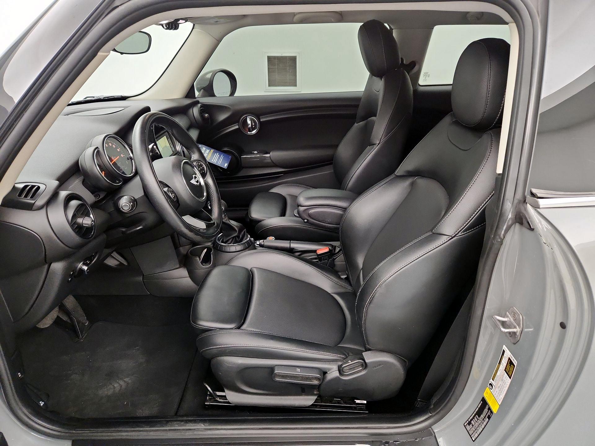 Thumbnail: 2016 MINI Cooper Hardtop - 11