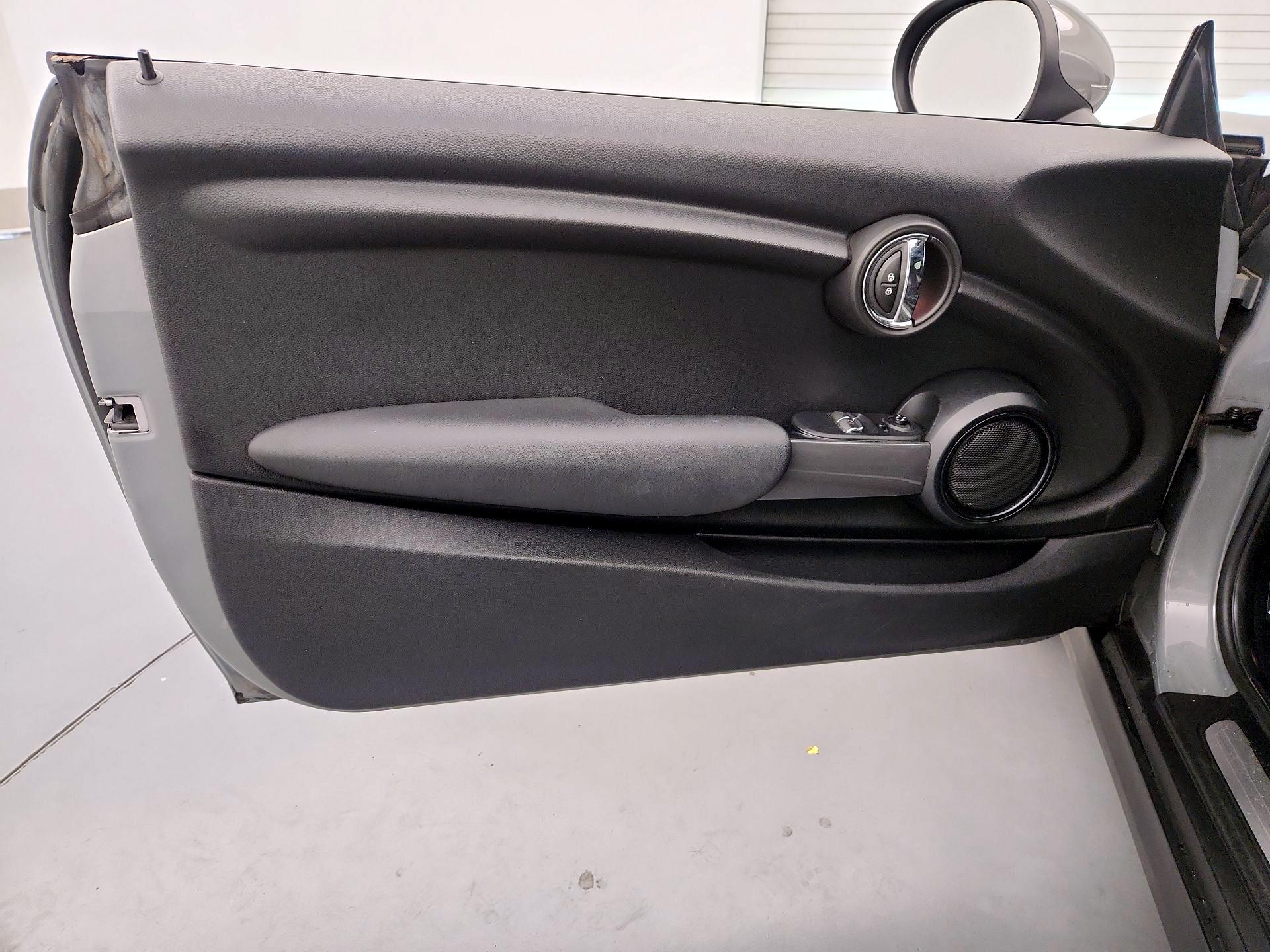 Thumbnail: 2016 MINI Cooper Hardtop - 12