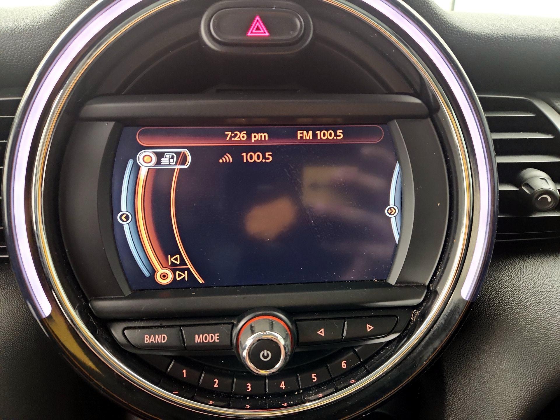 Thumbnail: 2016 MINI Cooper Hardtop - 15