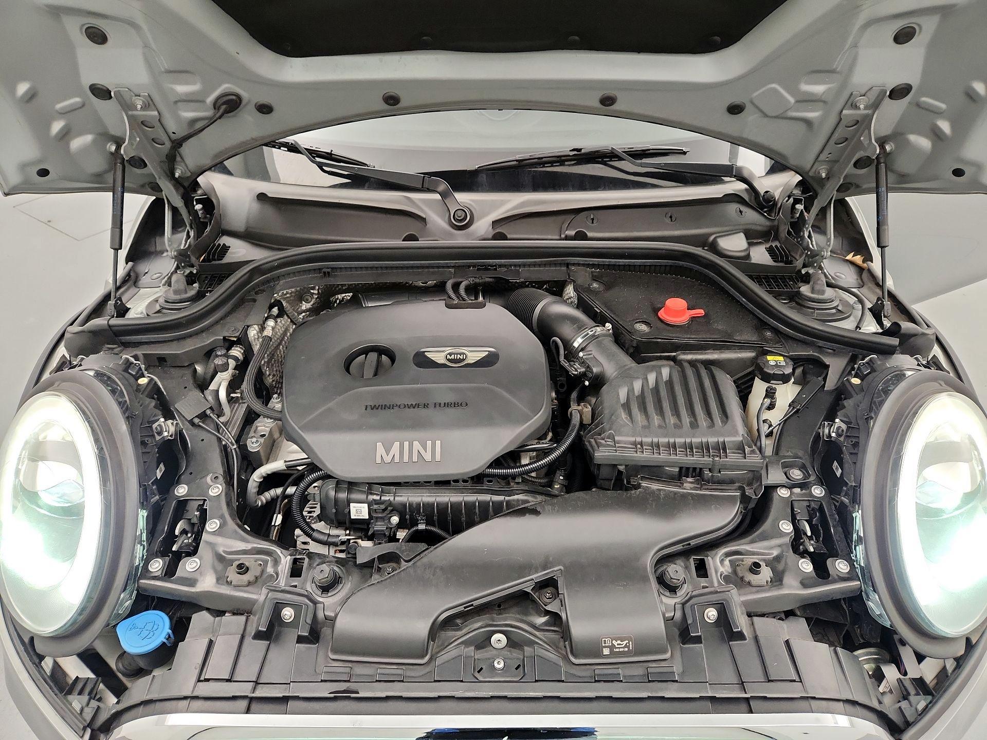 Thumbnail: 2016 MINI Cooper Hardtop - 20