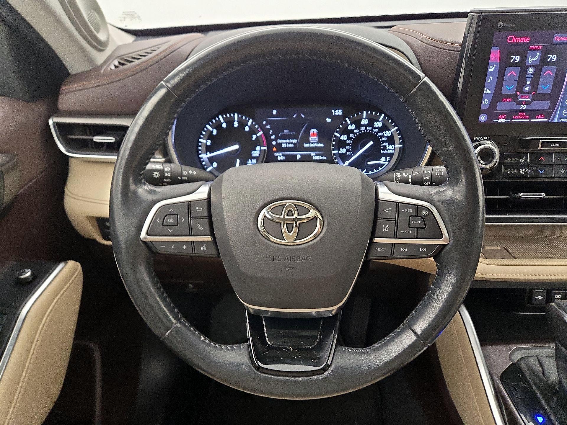 Thumbnail: 2021 Toyota Highlander - 10