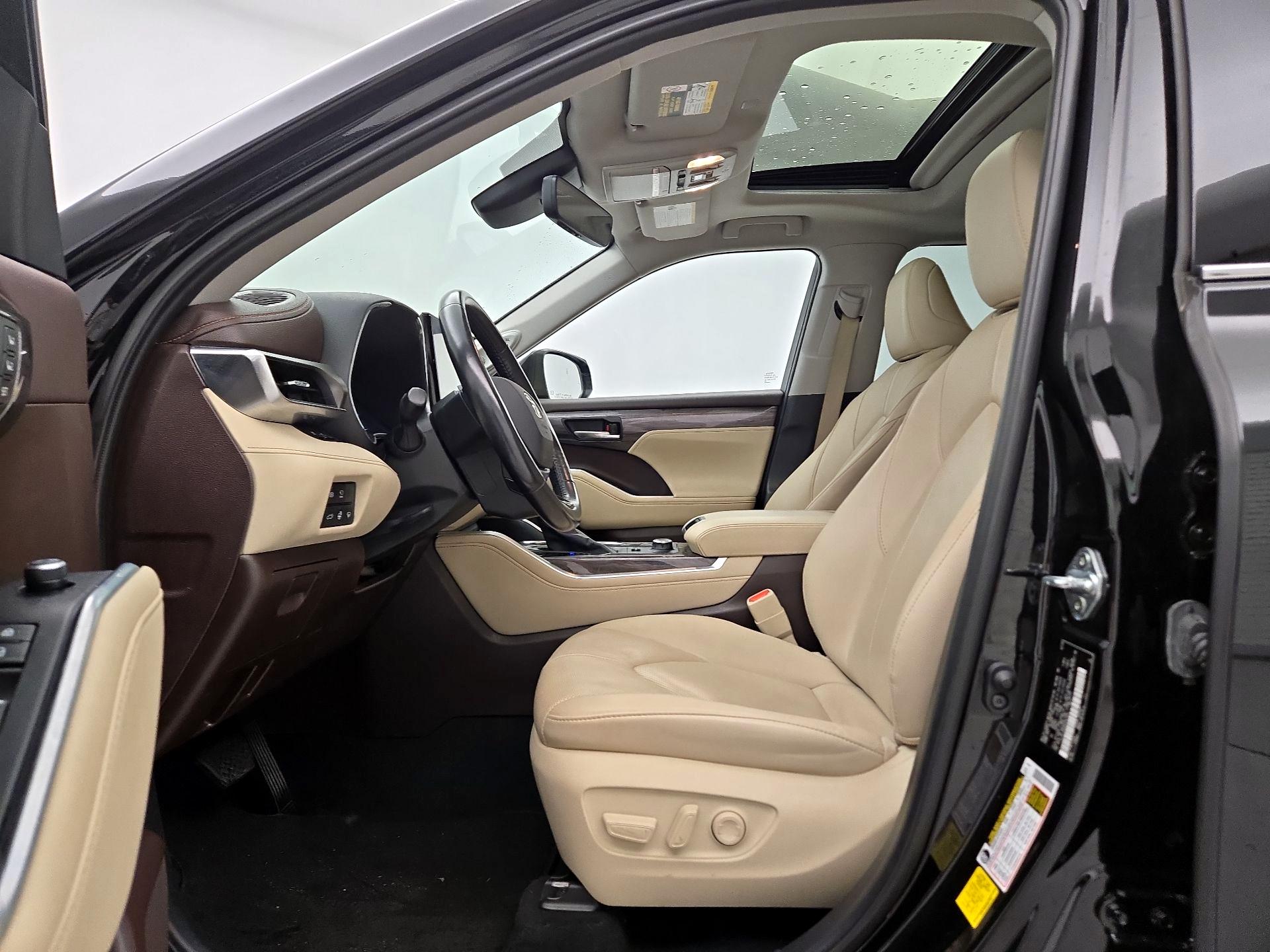 Thumbnail: 2021 Toyota Highlander - 11