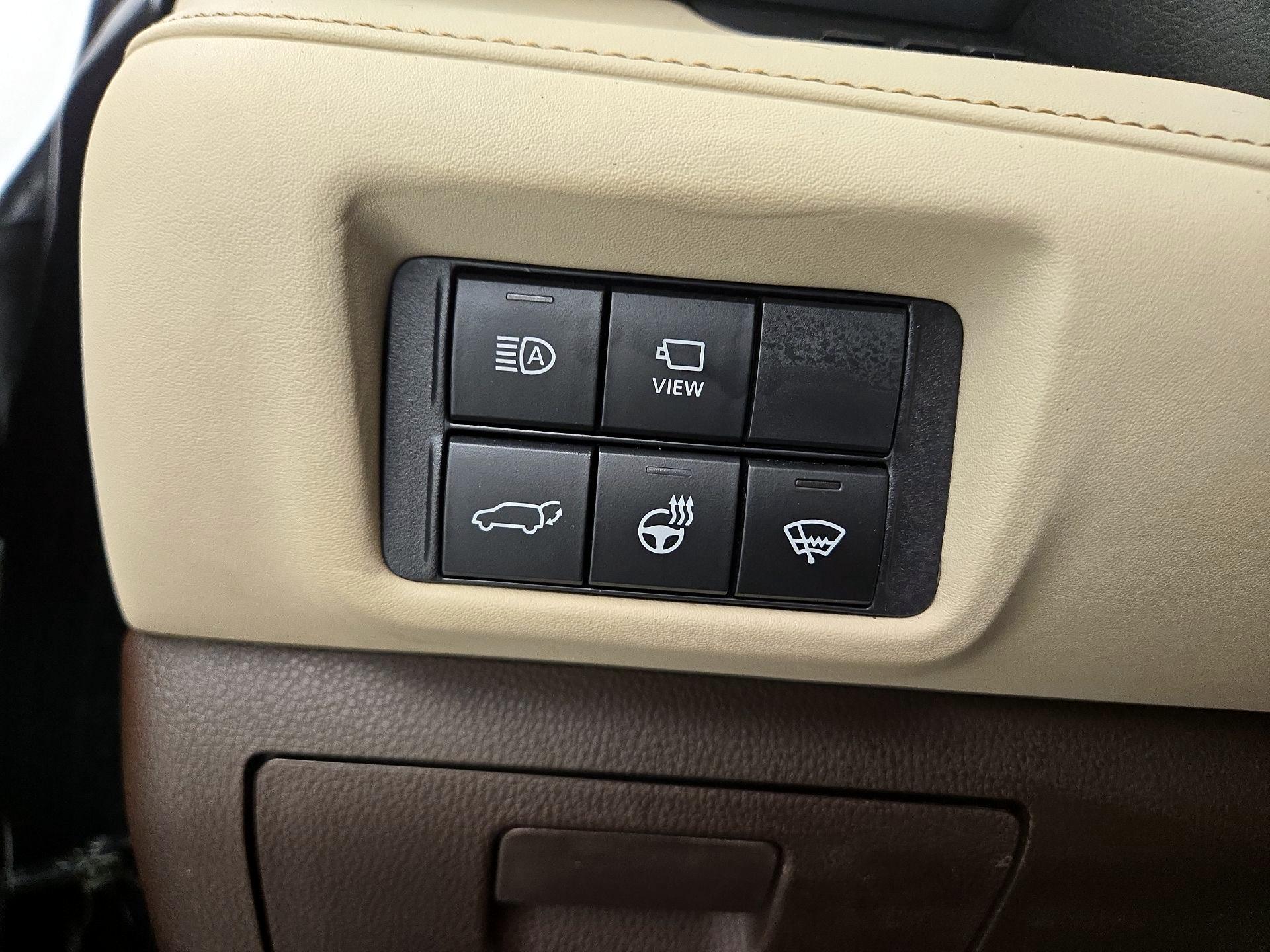 Thumbnail: 2021 Toyota Highlander - 13