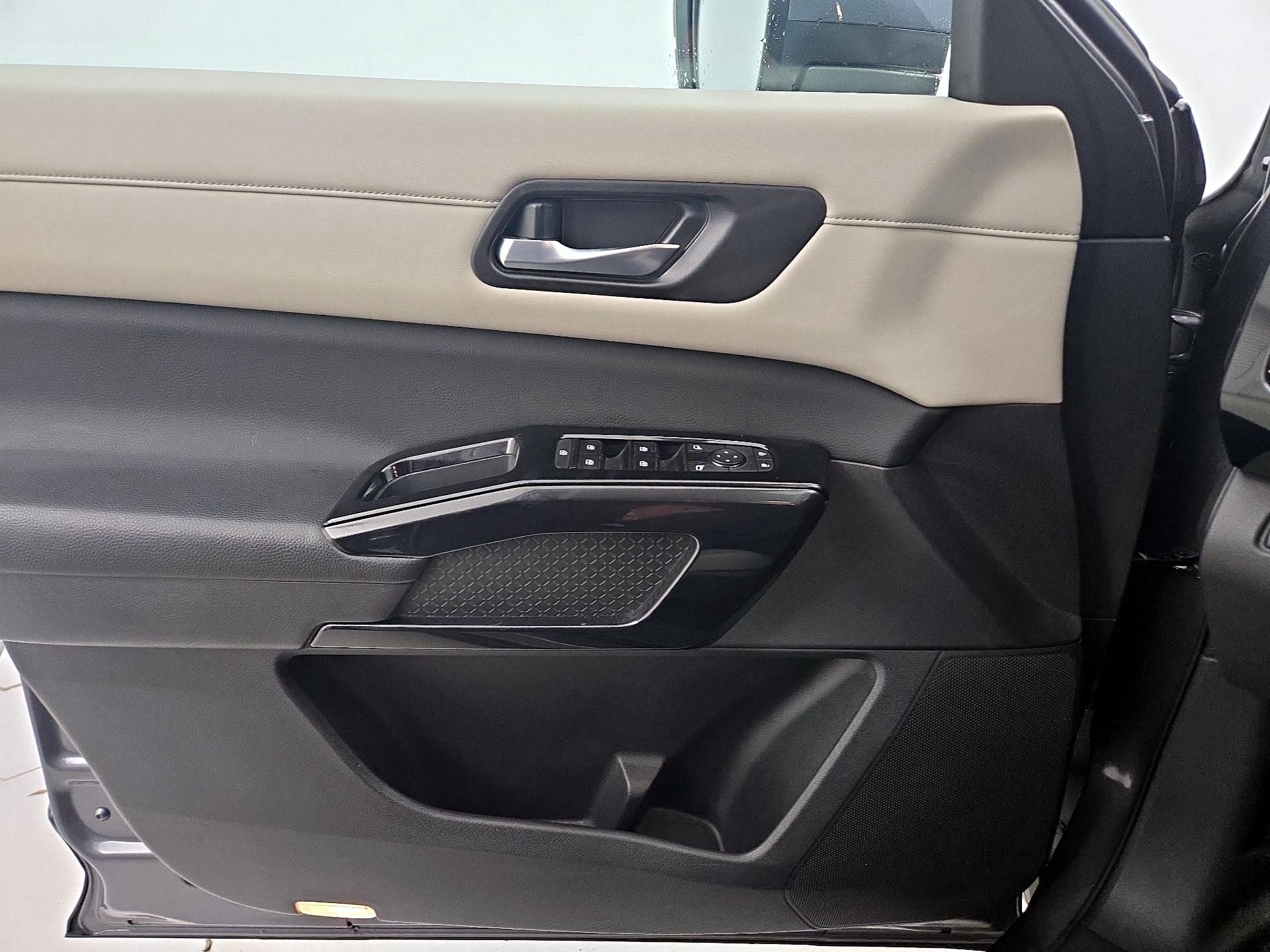 Thumbnail: 2022 Nissan Pathfinder - 12