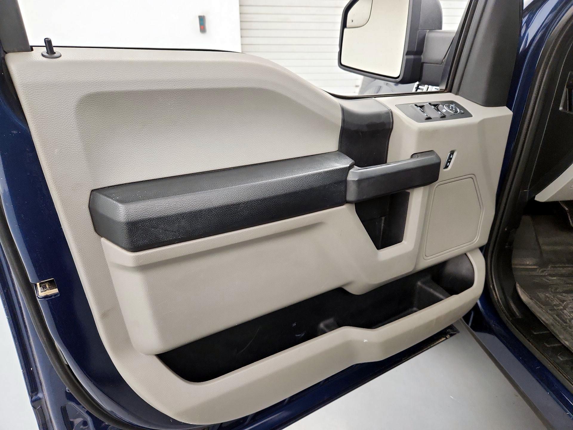 Thumbnail: 2019 Ford F-150 - 12