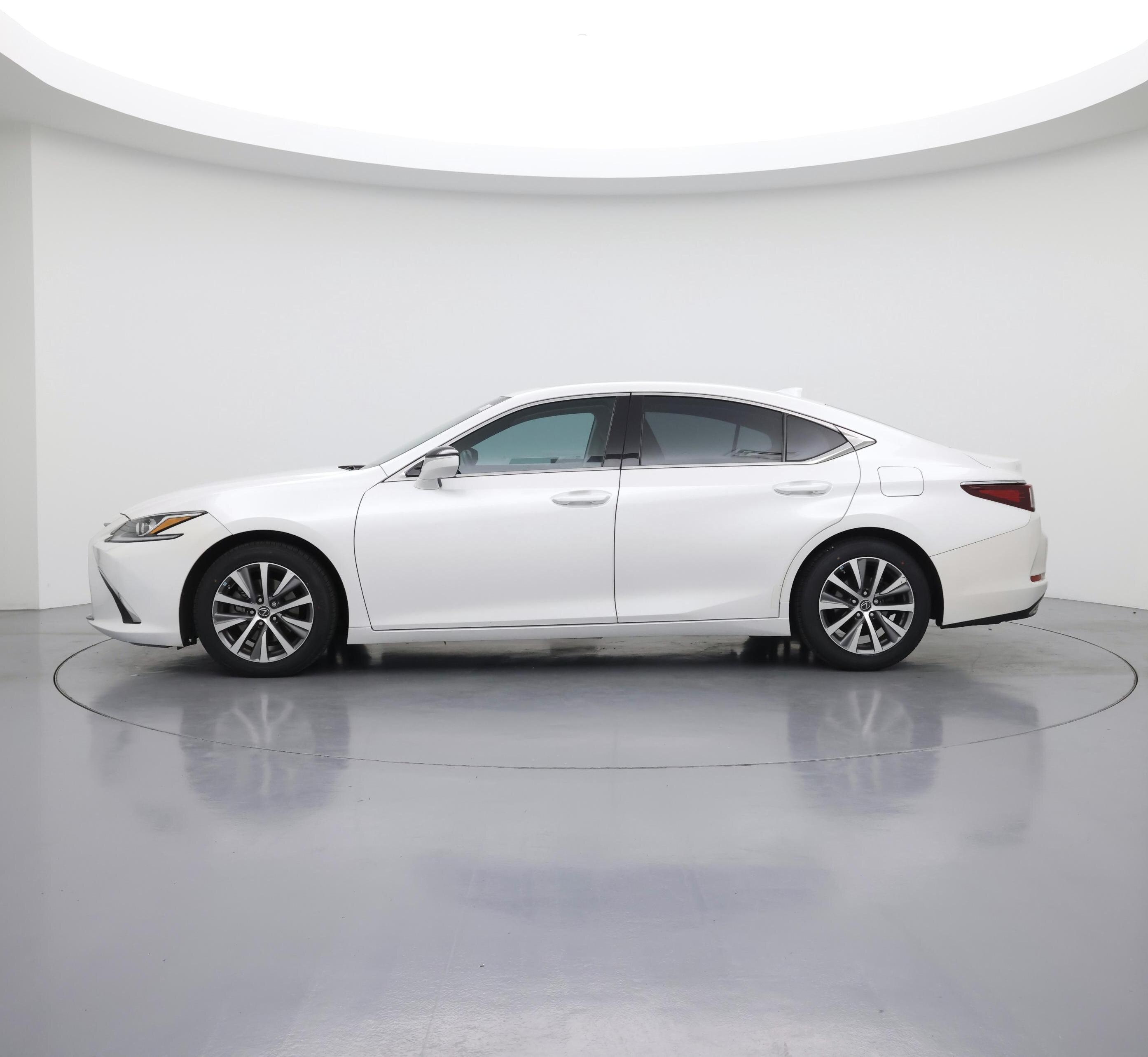 Thumbnail: 2020 Lexus ES - 3