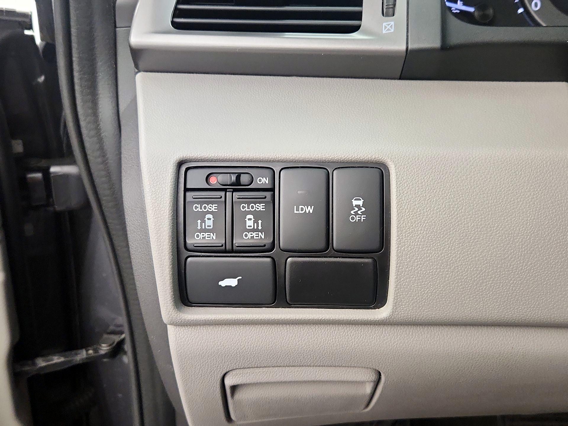 Thumbnail: 2017 Honda Odyssey - 13