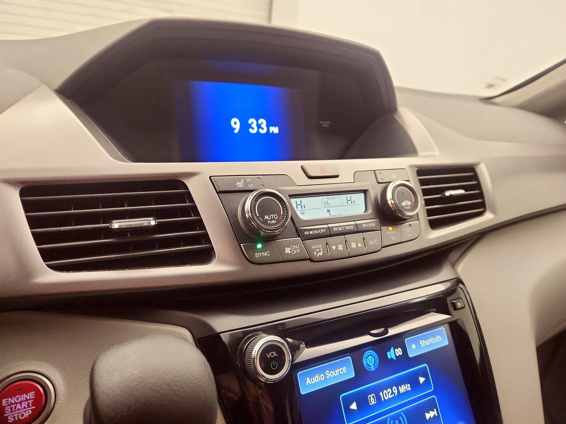 Thumbnail: 2017 Honda Odyssey - 16