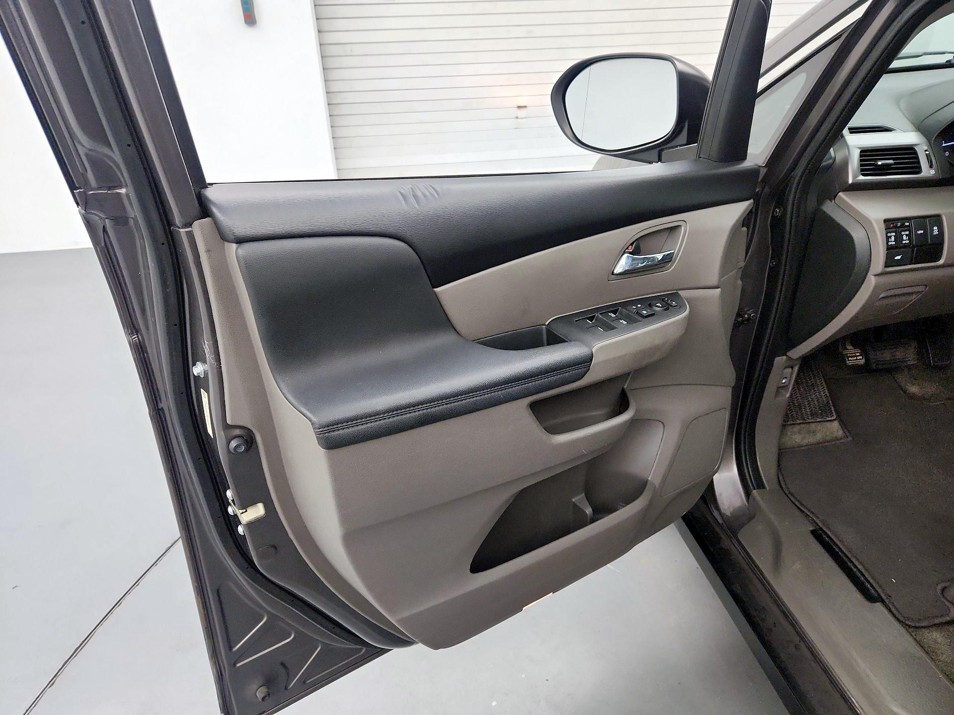 Thumbnail: 2015 Honda Odyssey - 12