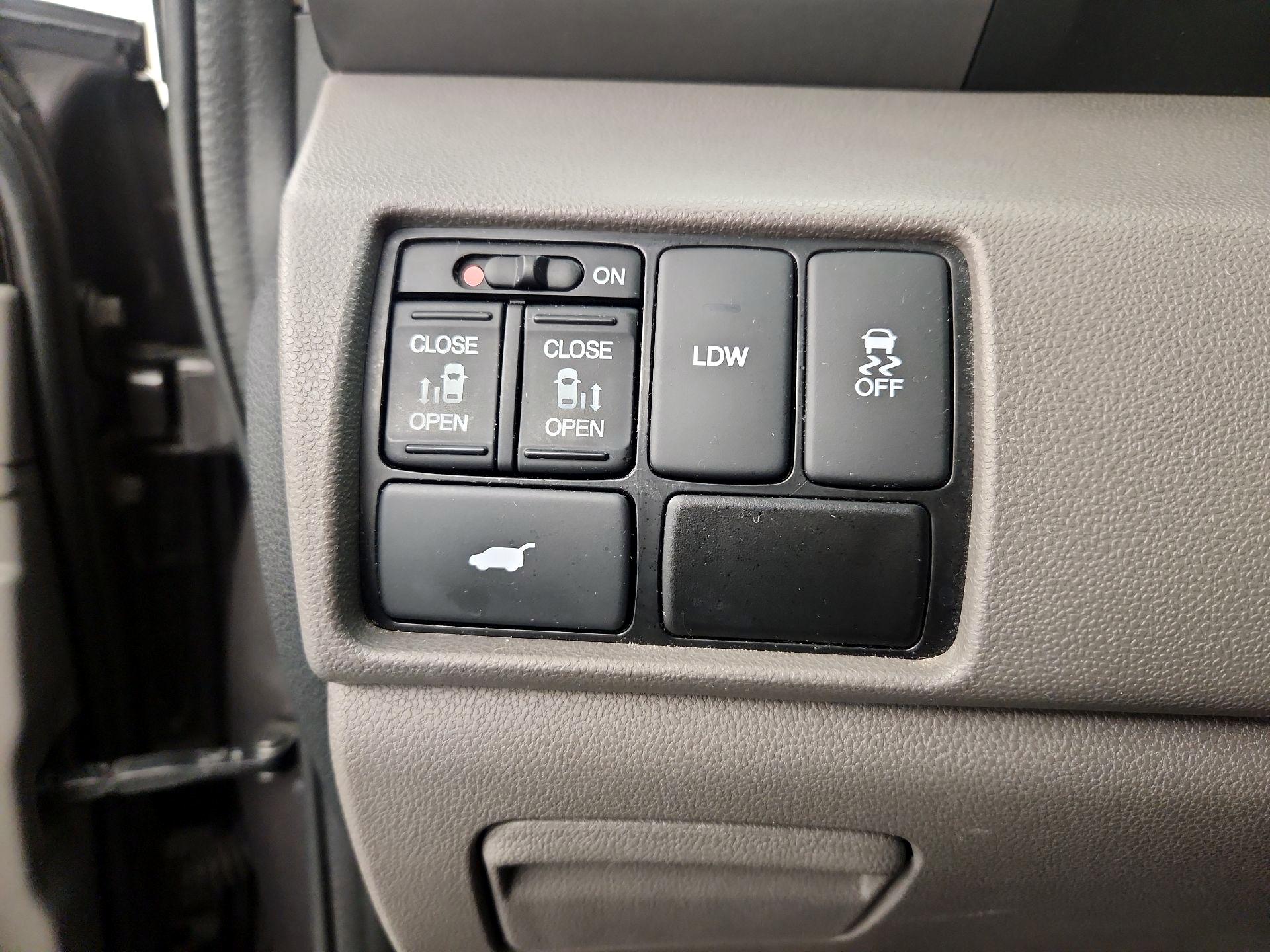 Thumbnail: 2015 Honda Odyssey - 13