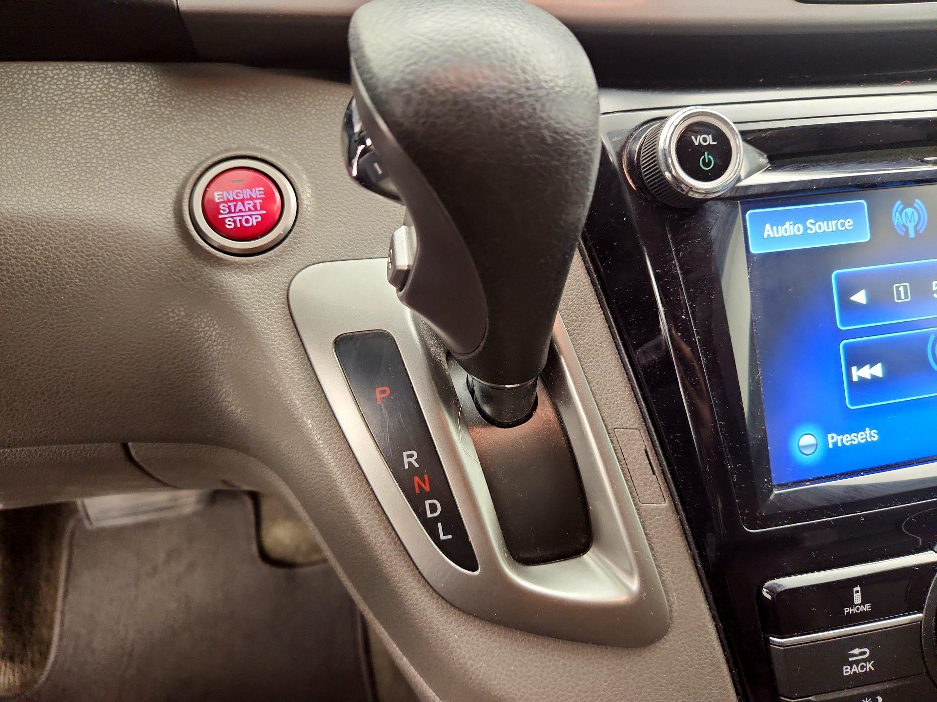 Thumbnail: 2015 Honda Odyssey - 17