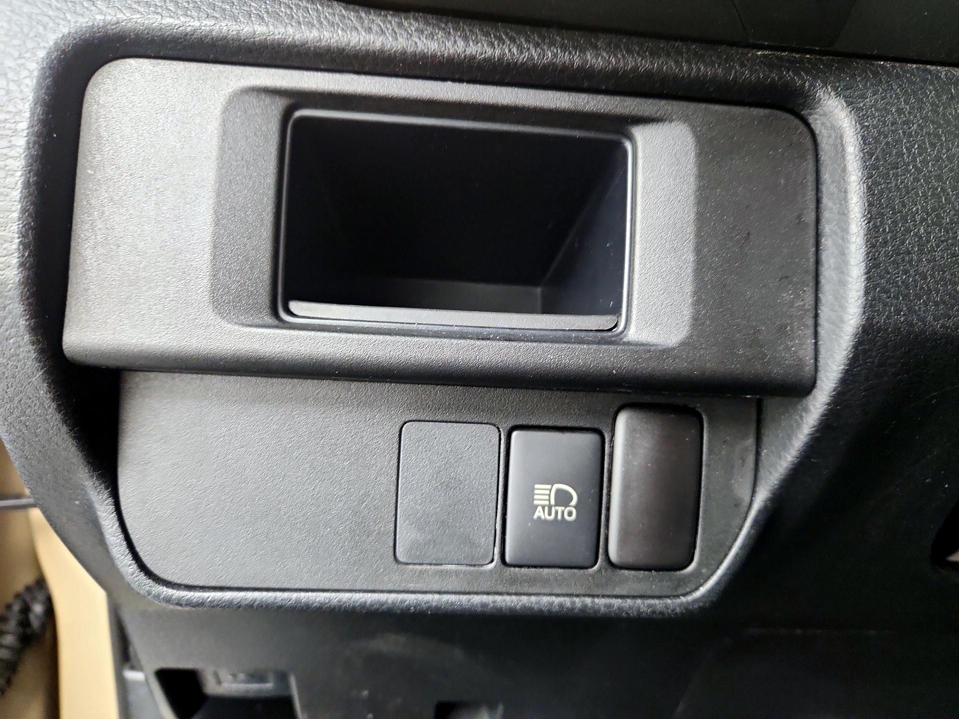 Thumbnail: 2019 Toyota Tacoma - 13