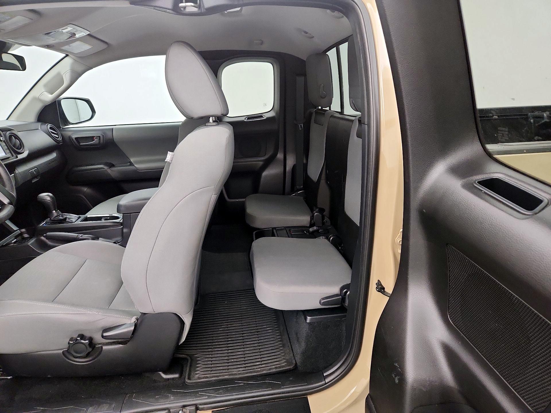 Thumbnail: 2019 Toyota Tacoma - 19