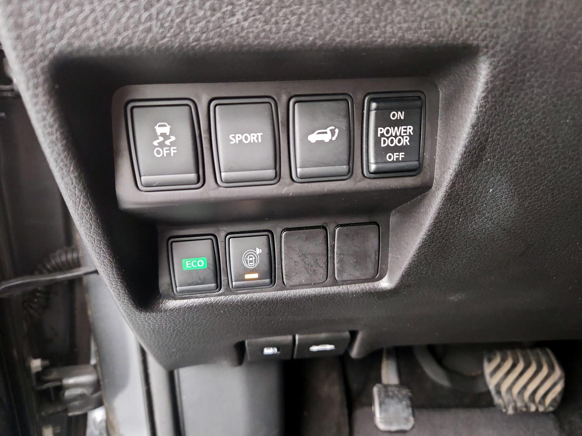 Thumbnail: 2015 Nissan Rogue - 13