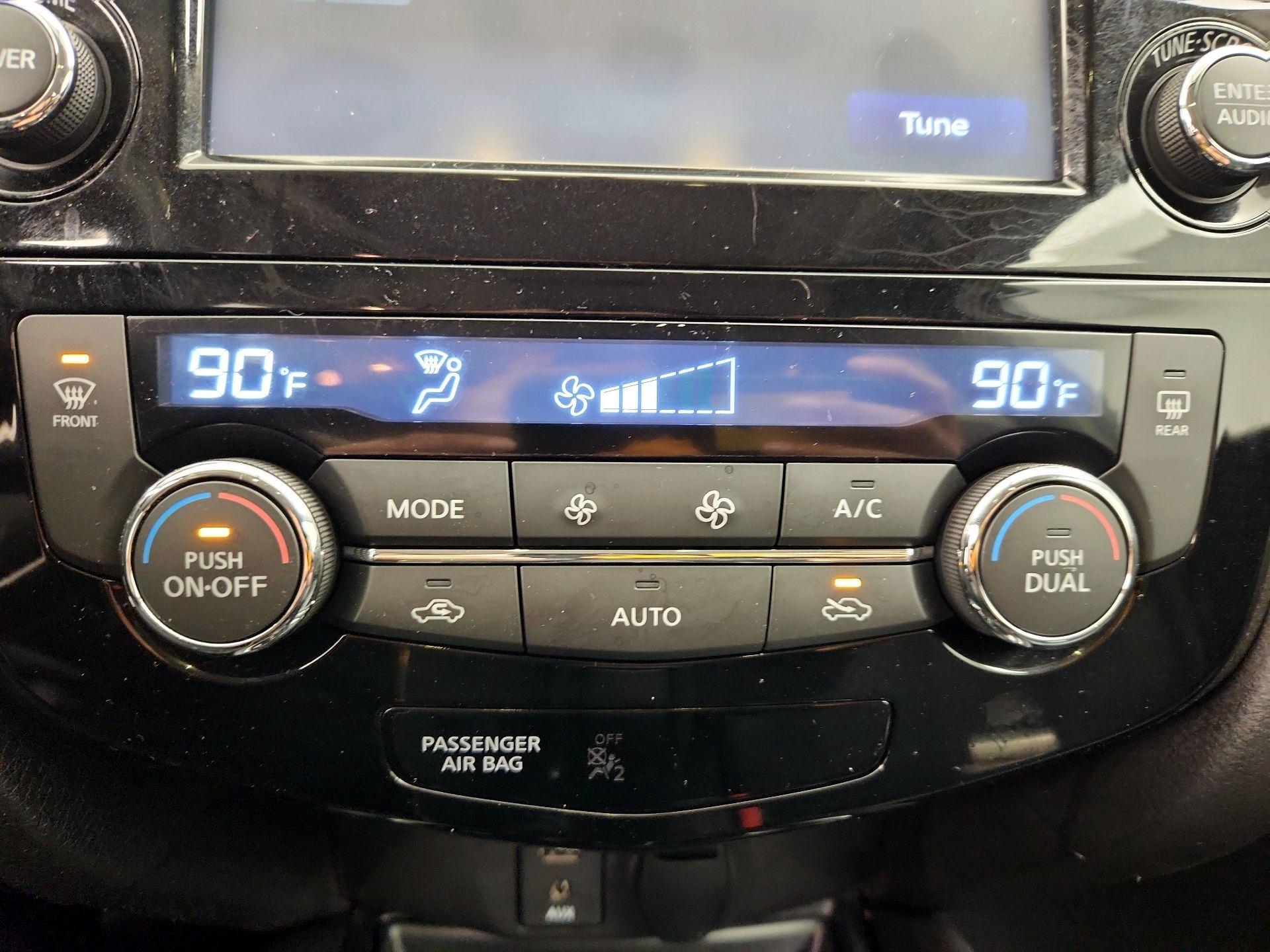 Thumbnail: 2015 Nissan Rogue - 16