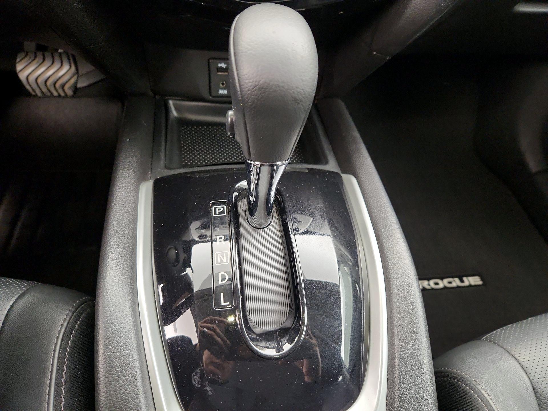 Thumbnail: 2015 Nissan Rogue - 17