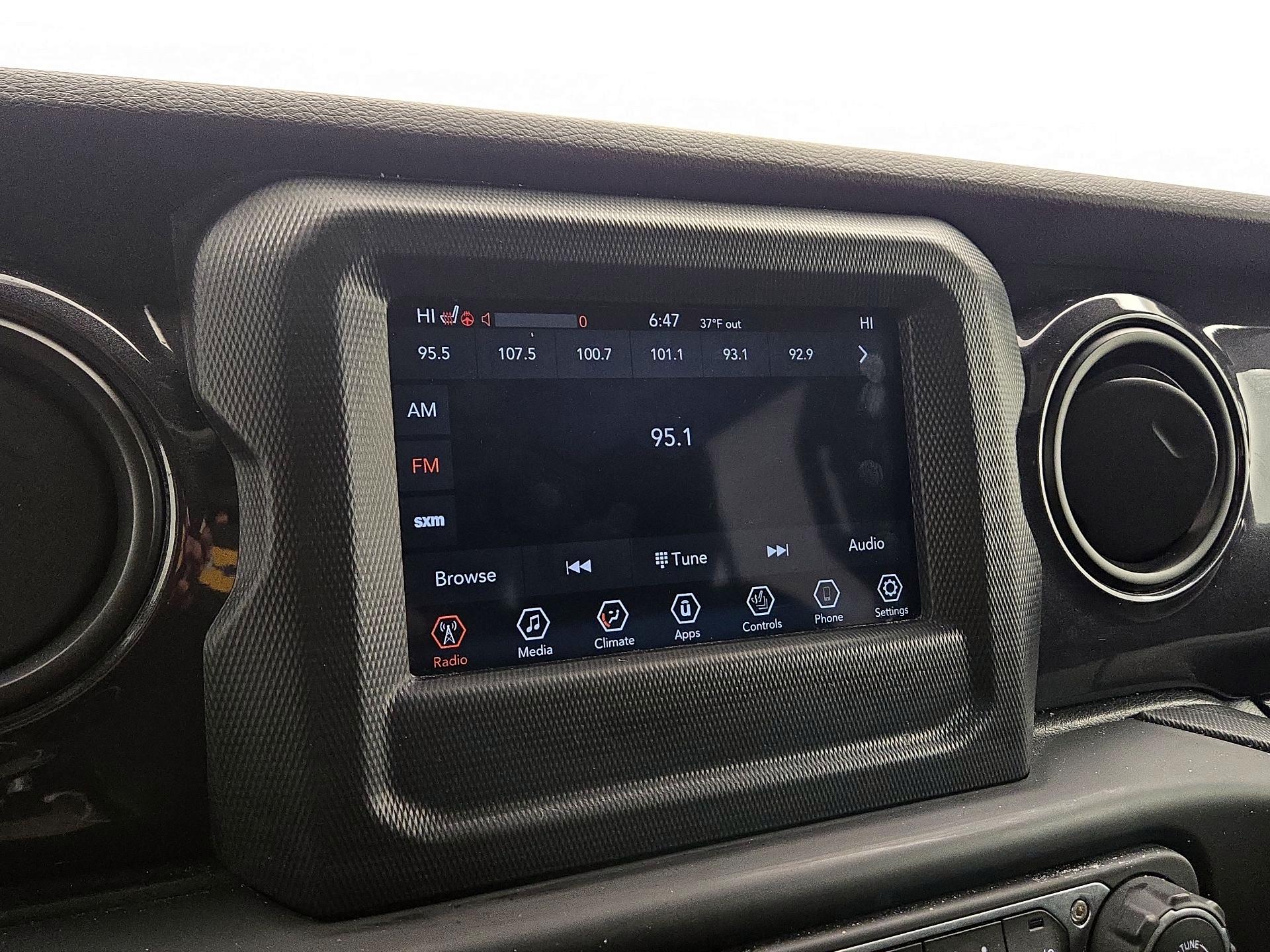 Thumbnail: 2021 Jeep Wrangler - 15