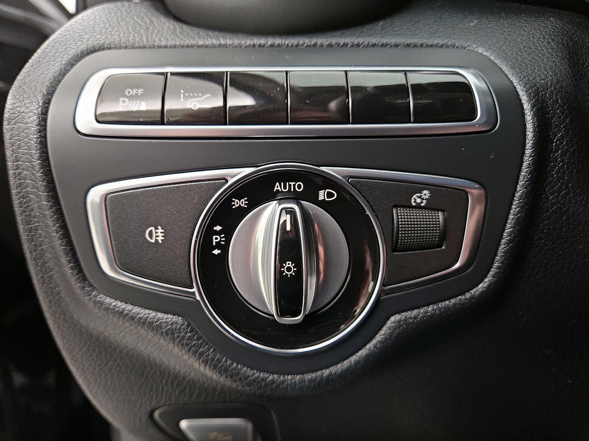 Thumbnail: 2015 Mercedes-Benz C-Class - 13