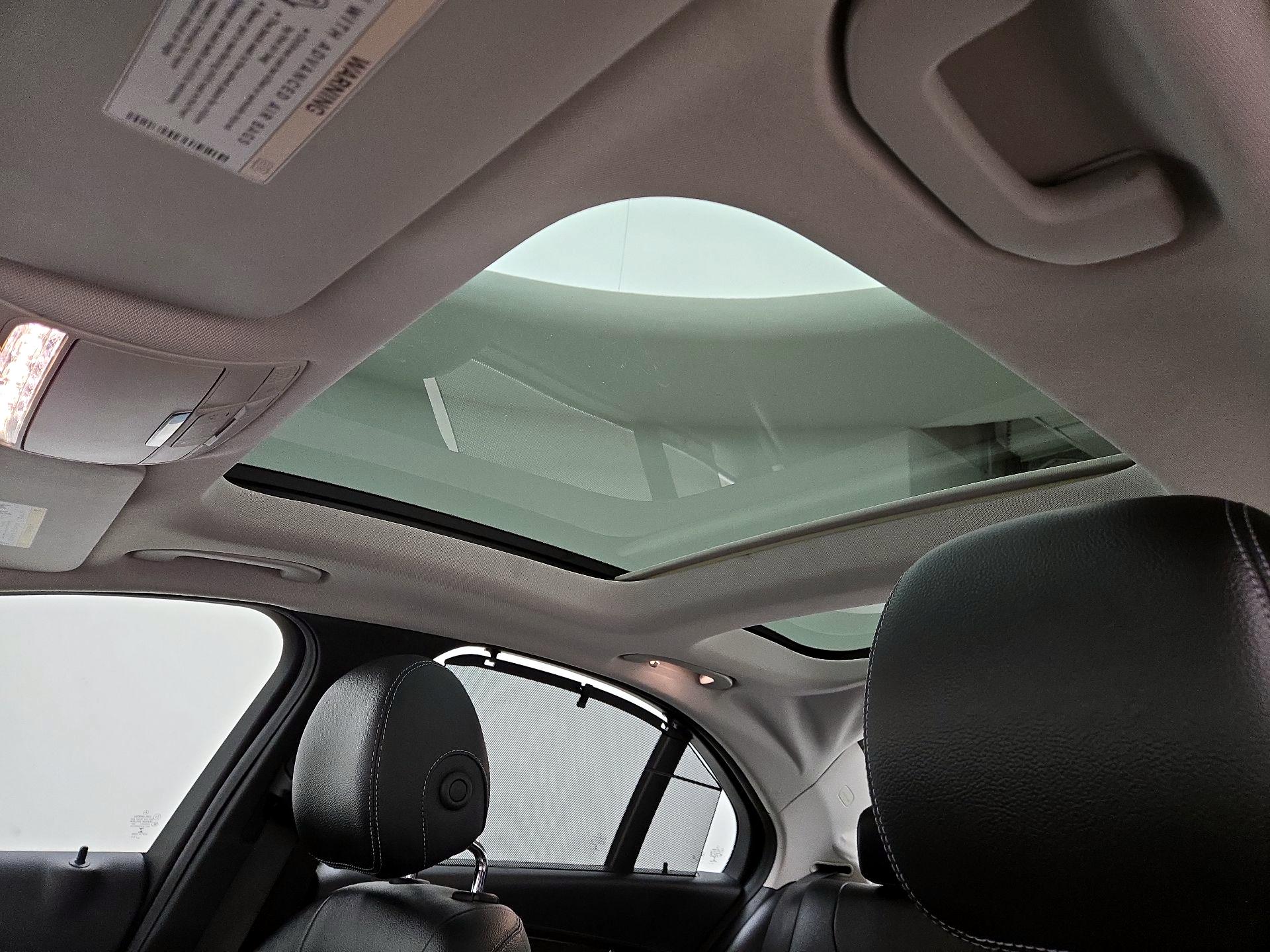 Thumbnail: 2015 Mercedes-Benz C-Class - 19