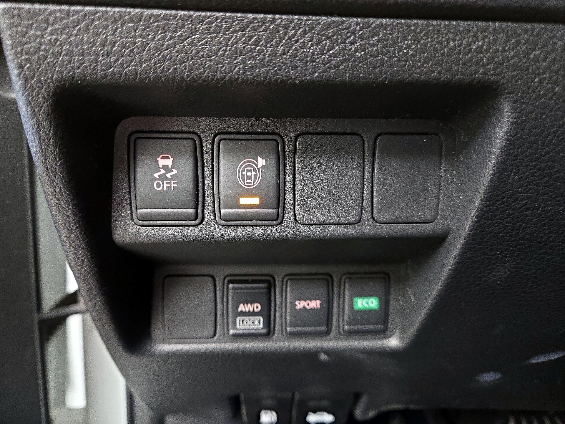 Thumbnail: 2017 Nissan Rogue - 13