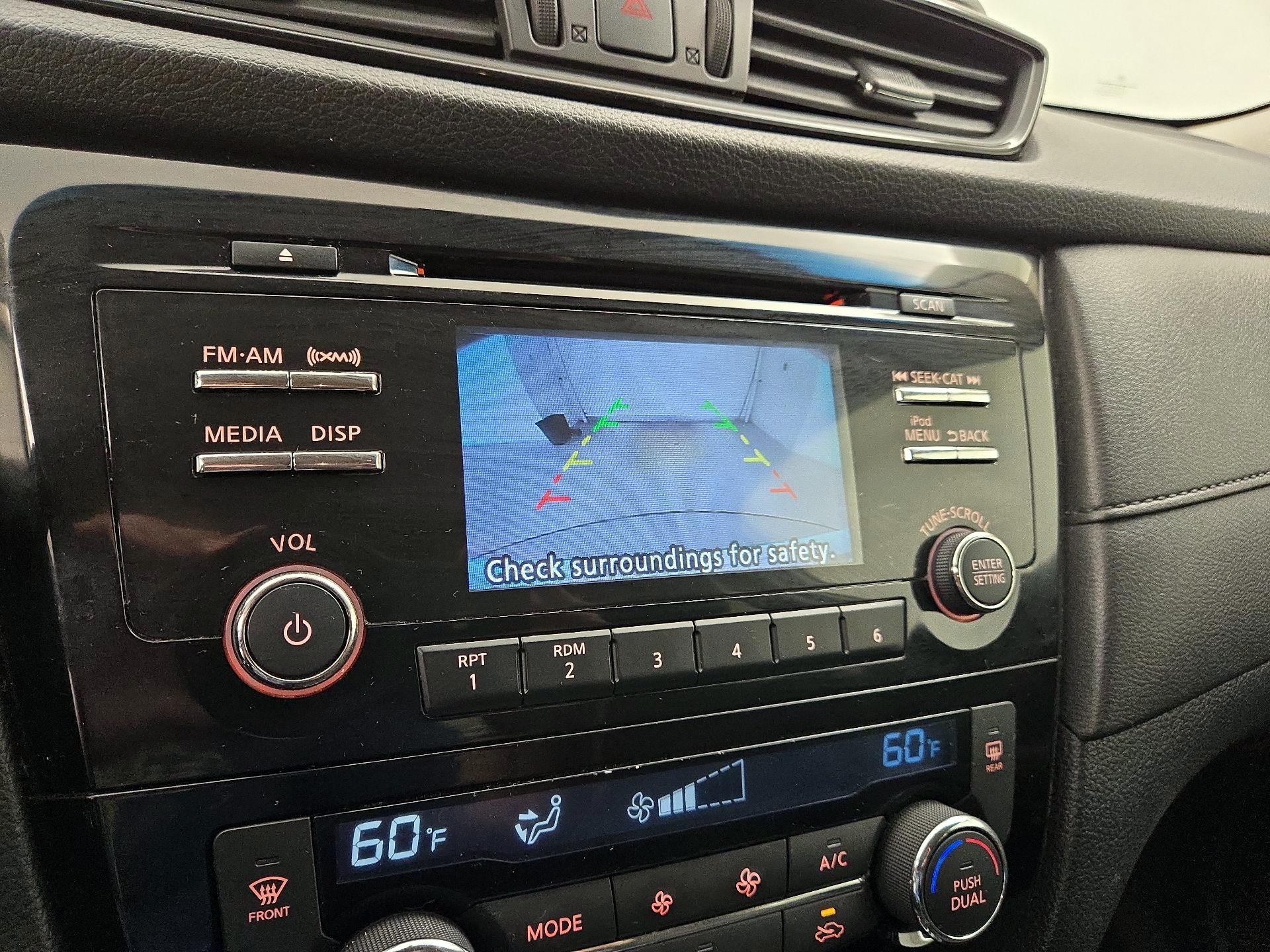 Thumbnail: 2017 Nissan Rogue - 14