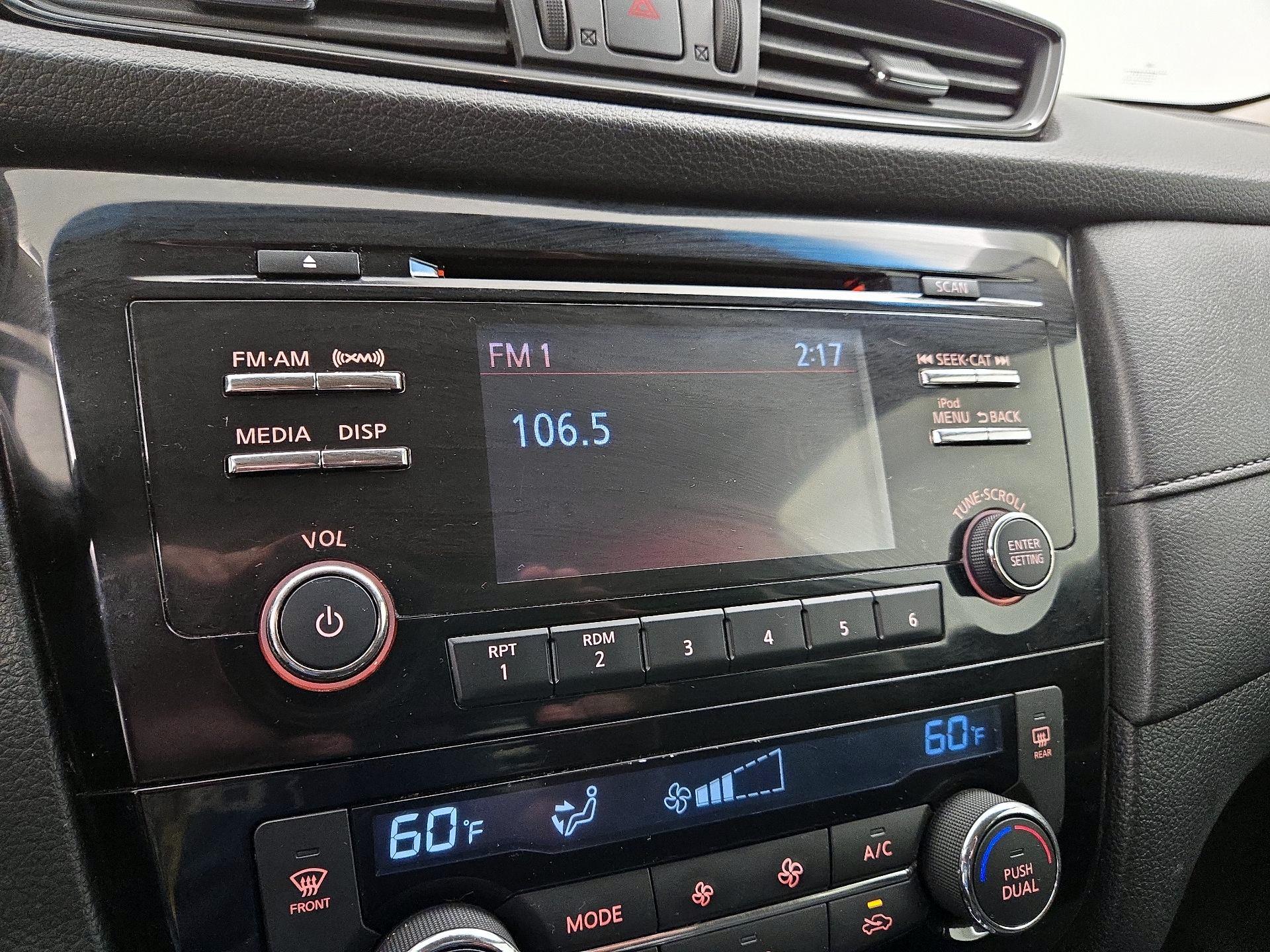 Thumbnail: 2017 Nissan Rogue - 15