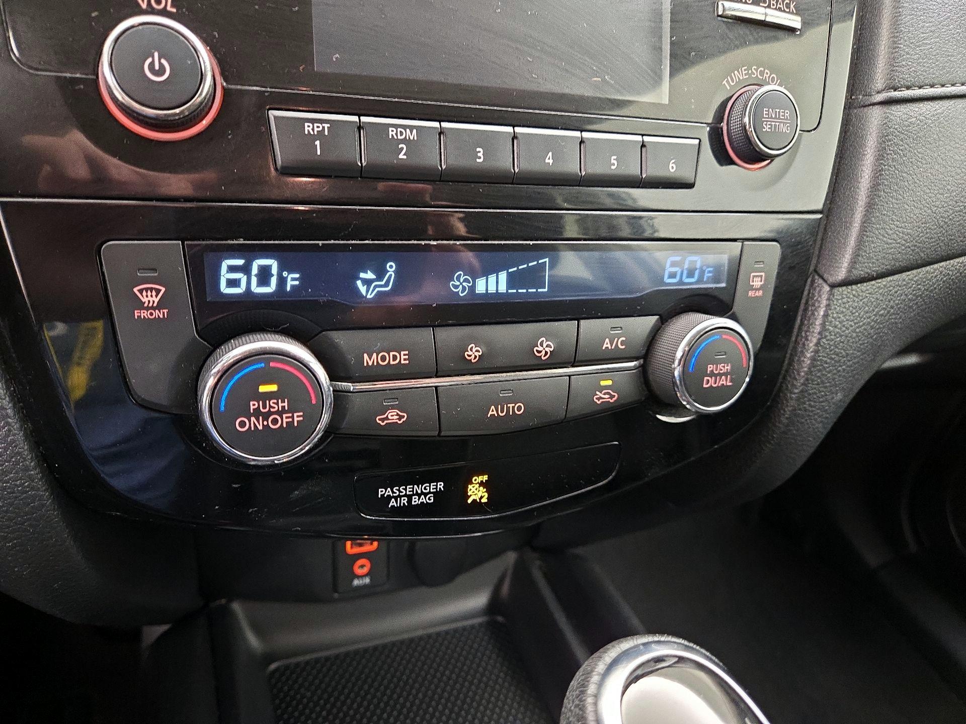 Thumbnail: 2017 Nissan Rogue - 16