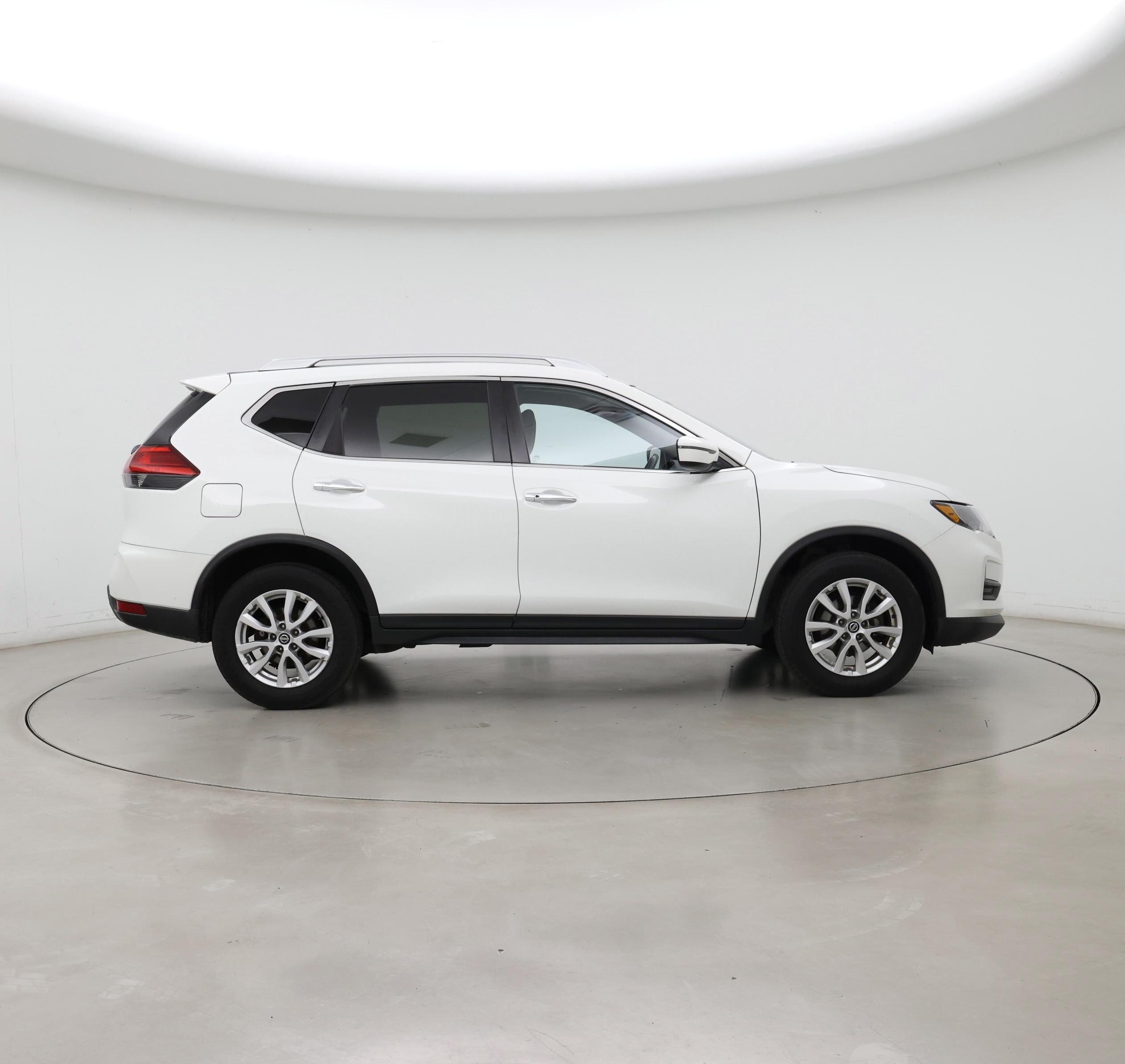 Thumbnail: 2017 Nissan Rogue - 7