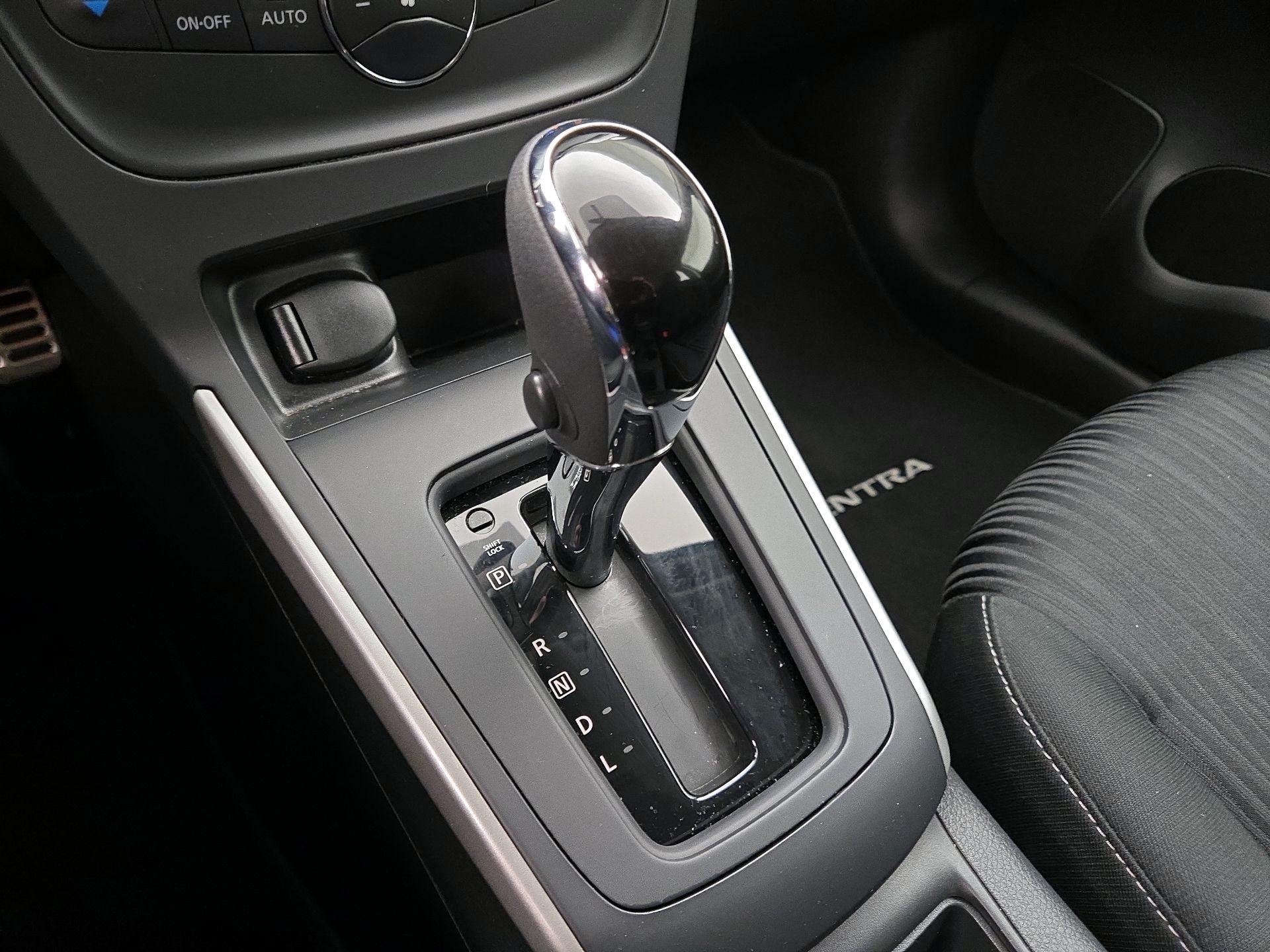 Thumbnail: 2019 Nissan Sentra - 17