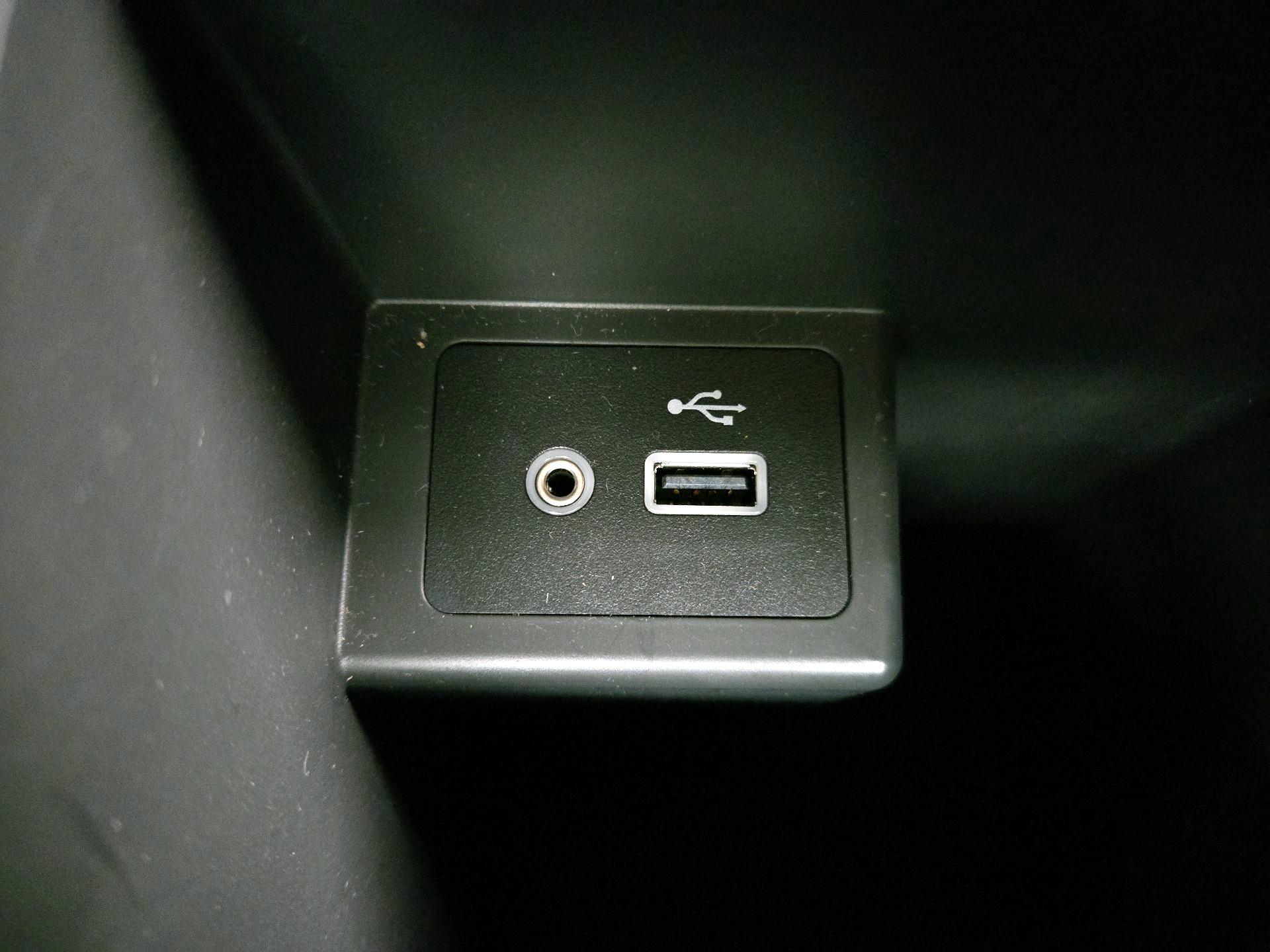 Thumbnail: 2019 Nissan Sentra - 18