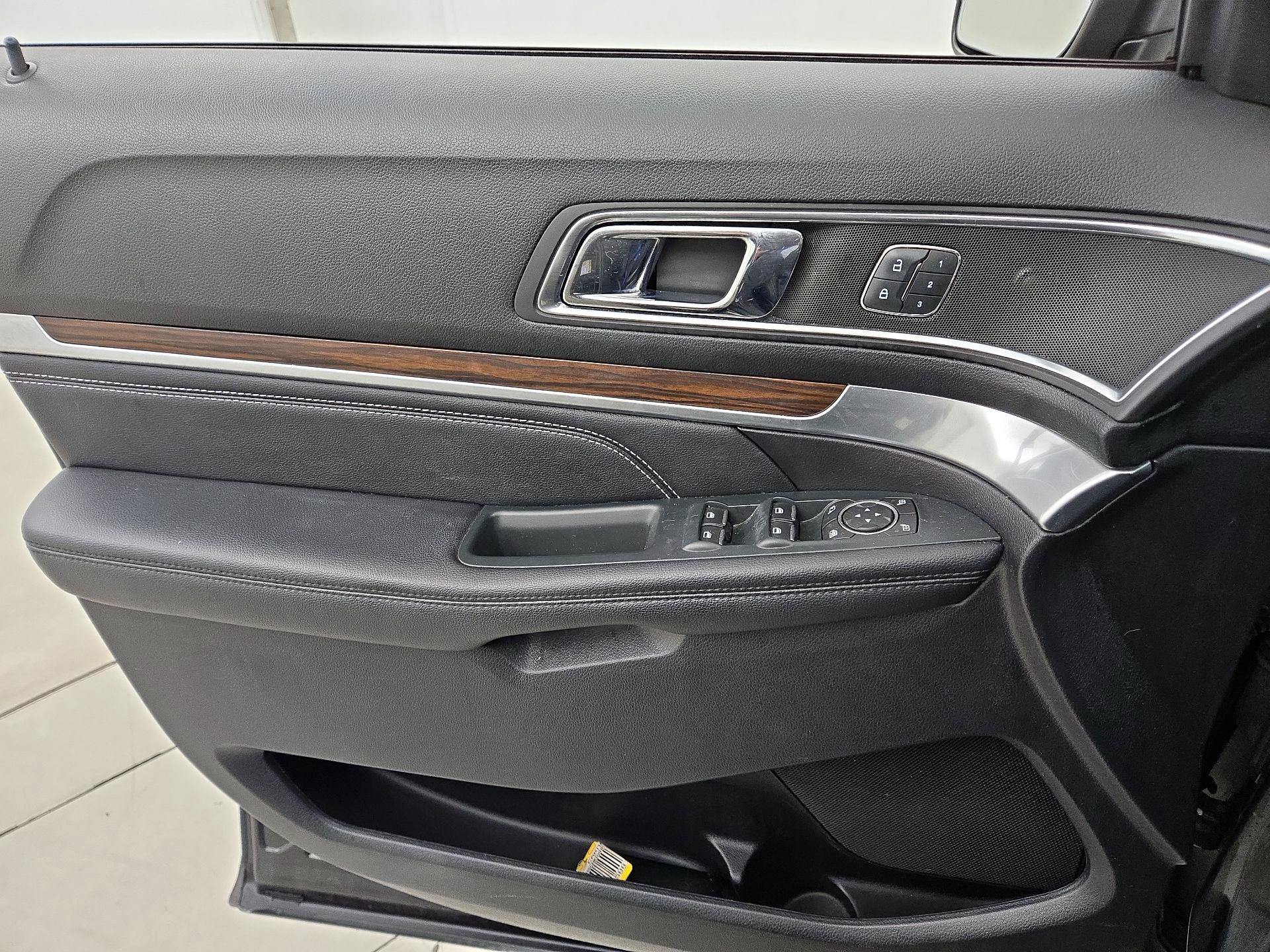 Thumbnail: 2019 Ford Explorer - 12