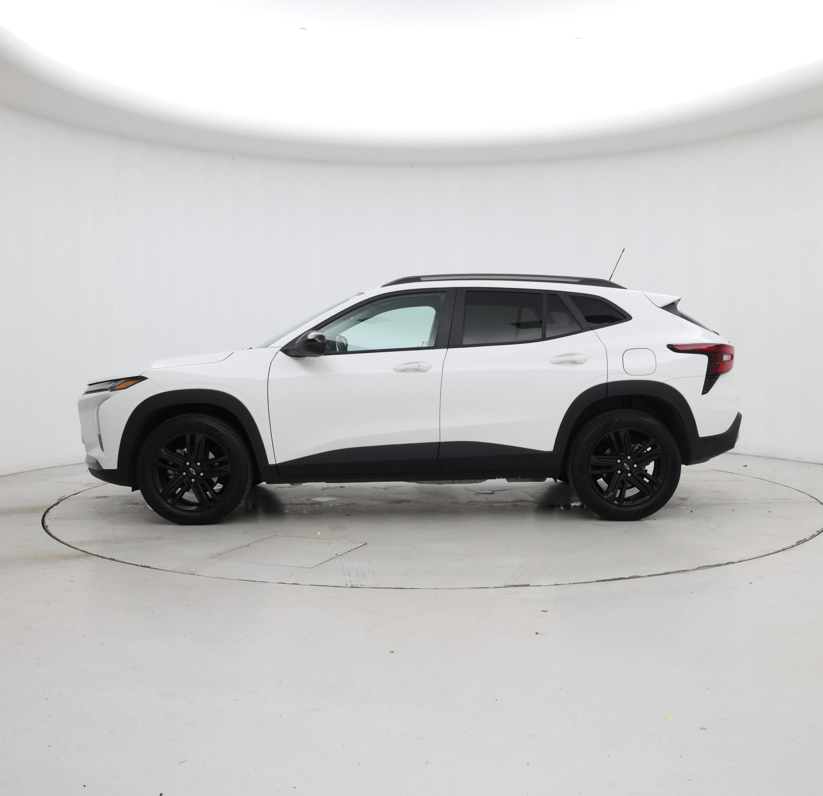 Thumbnail: 2025 Chevrolet Trax - 3