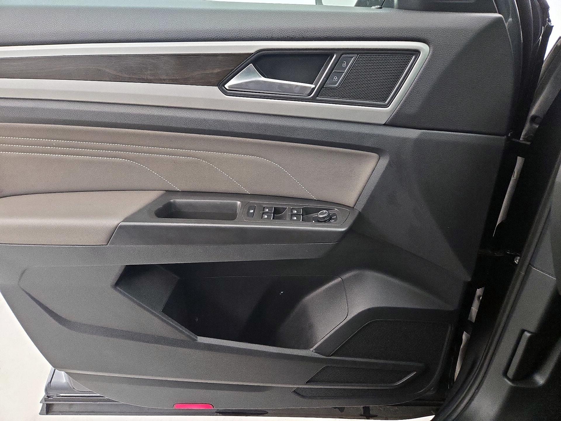 Thumbnail: 2022 Volkswagen Atlas - 12